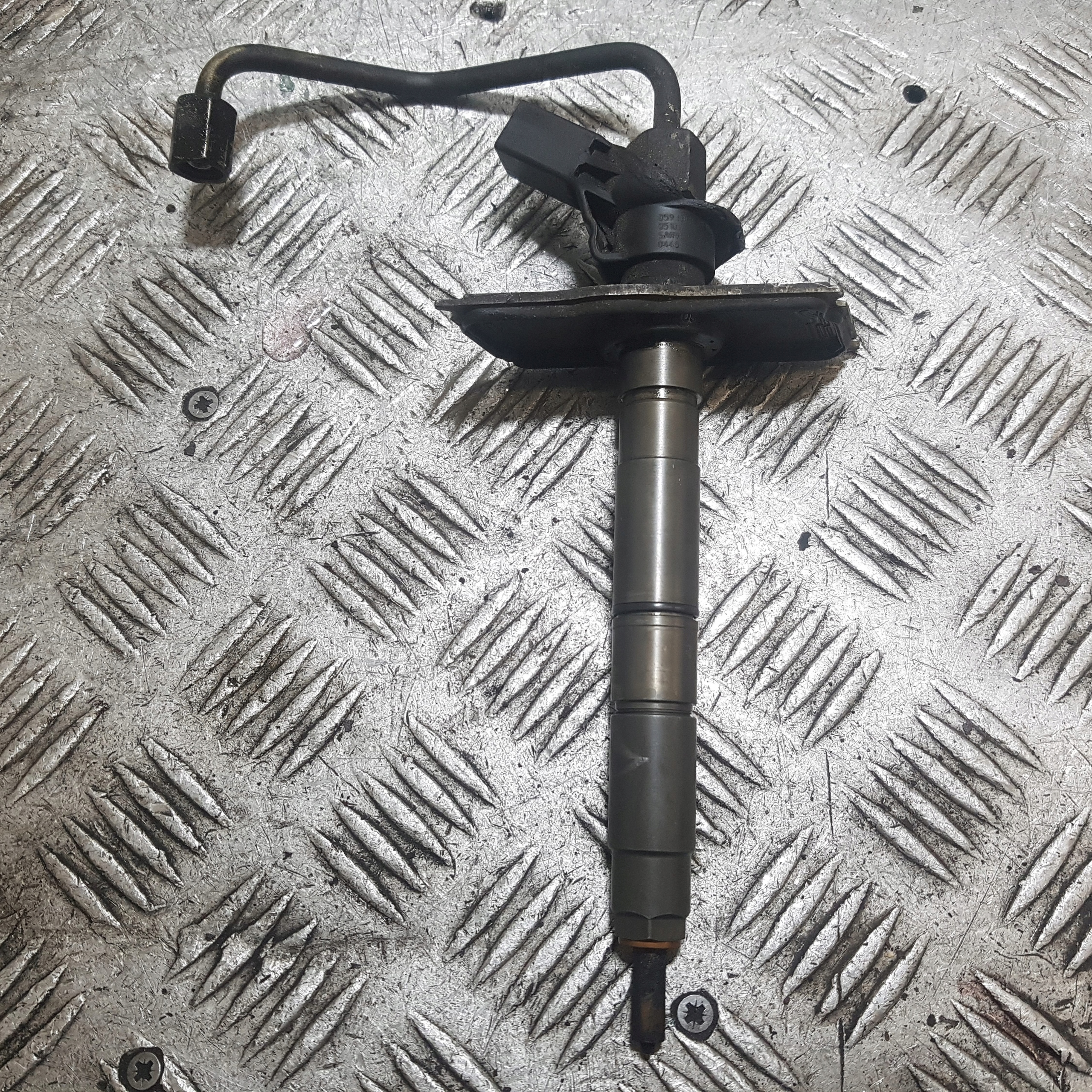 nozzle injector AUDI A6-C6 059130277AC