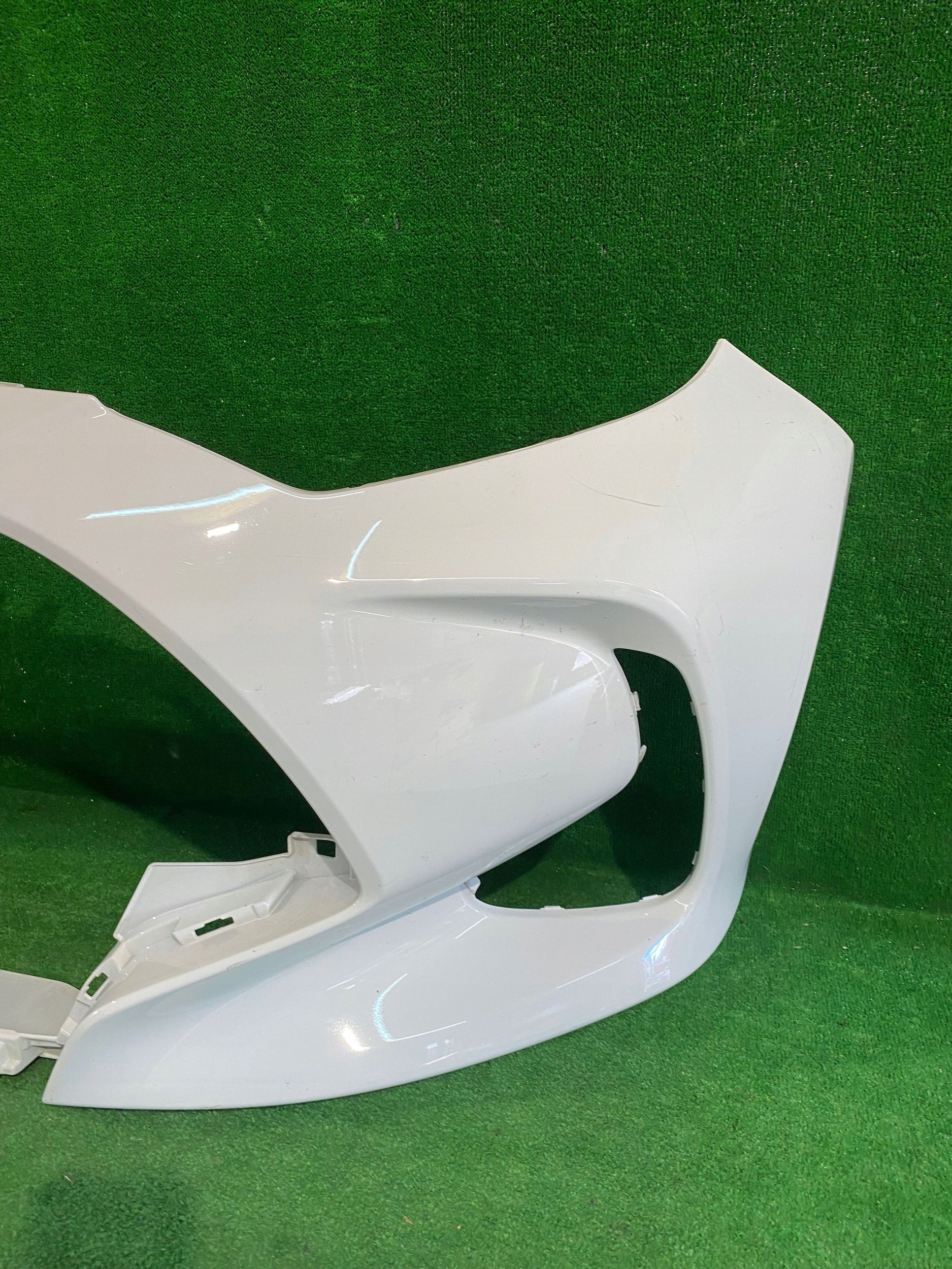 front bumper TOYOTA YARIS IV