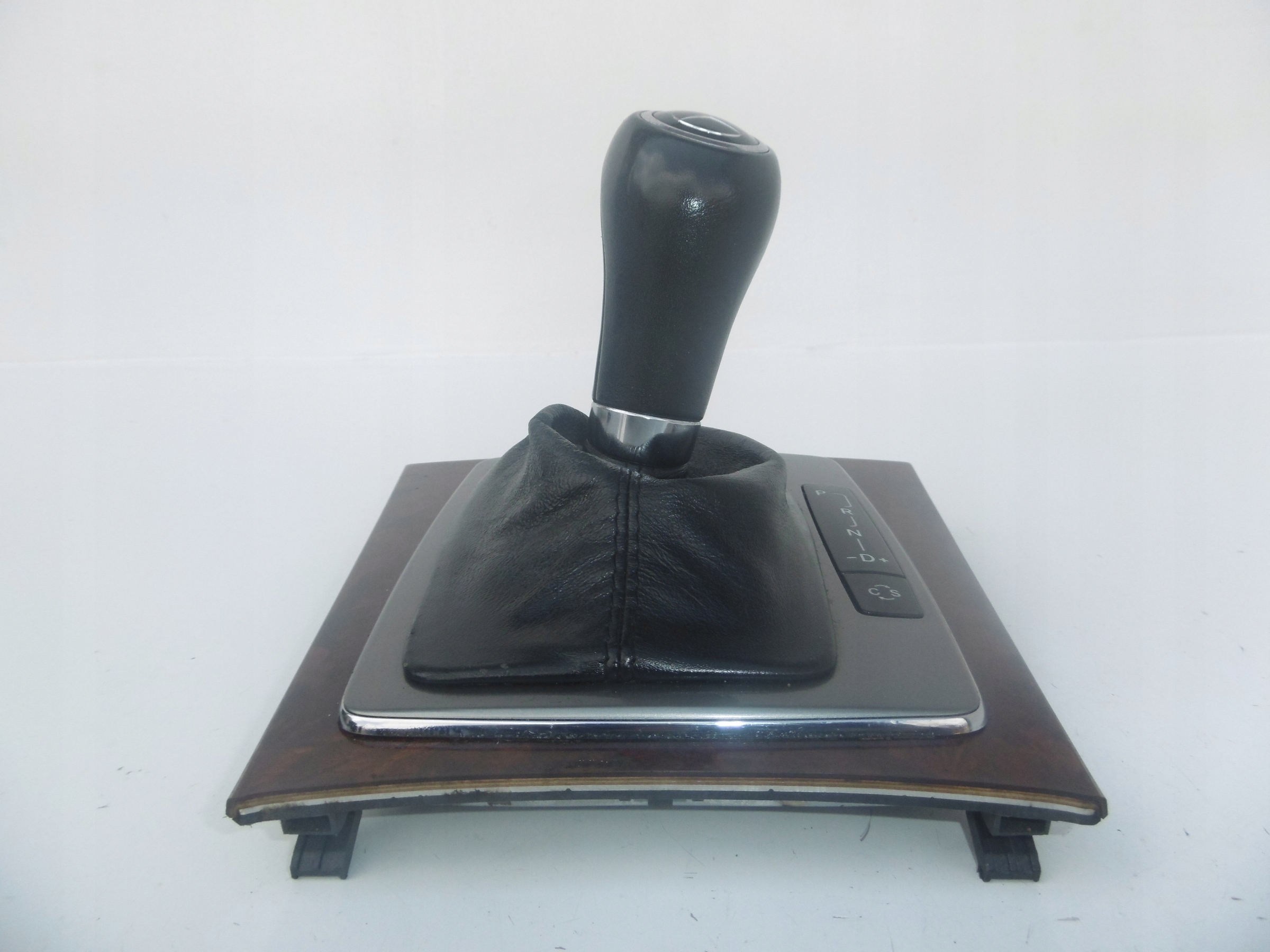 2046803307 - Mercedes W204 C-CLASS Gear Shift KNOB