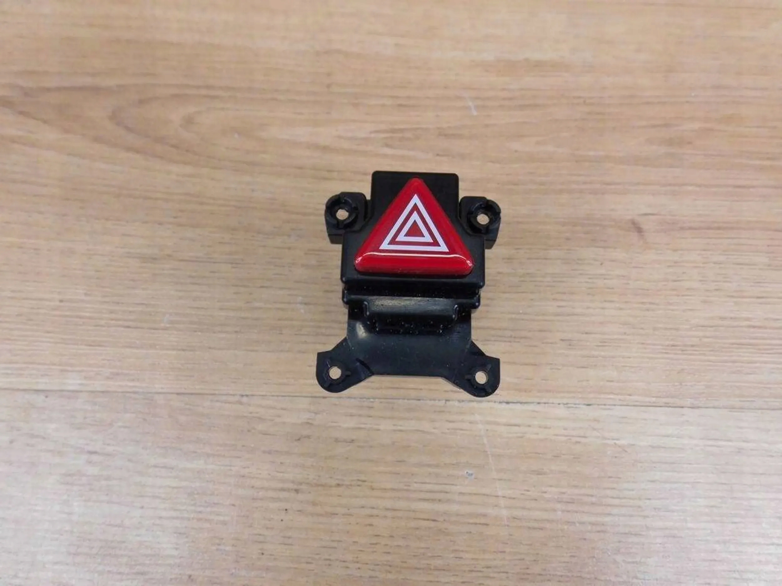 Hyundai i30 III 2017+ button light switch of warning lights switch