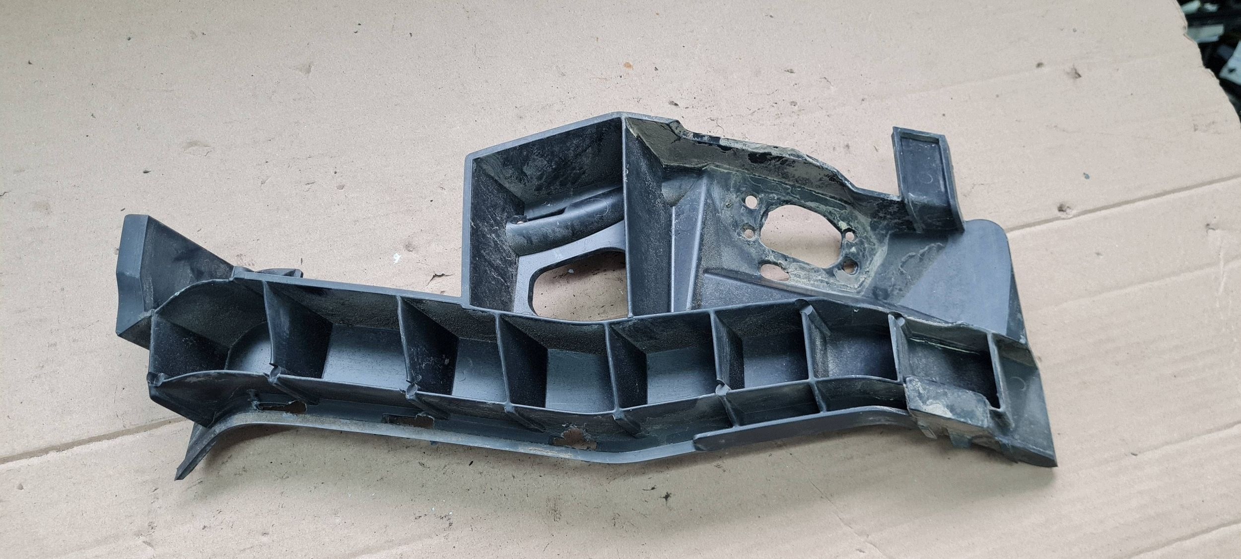 A6 C7 4G LIFT Support Support plaque Pare choc Droite Avant 4G0807096F