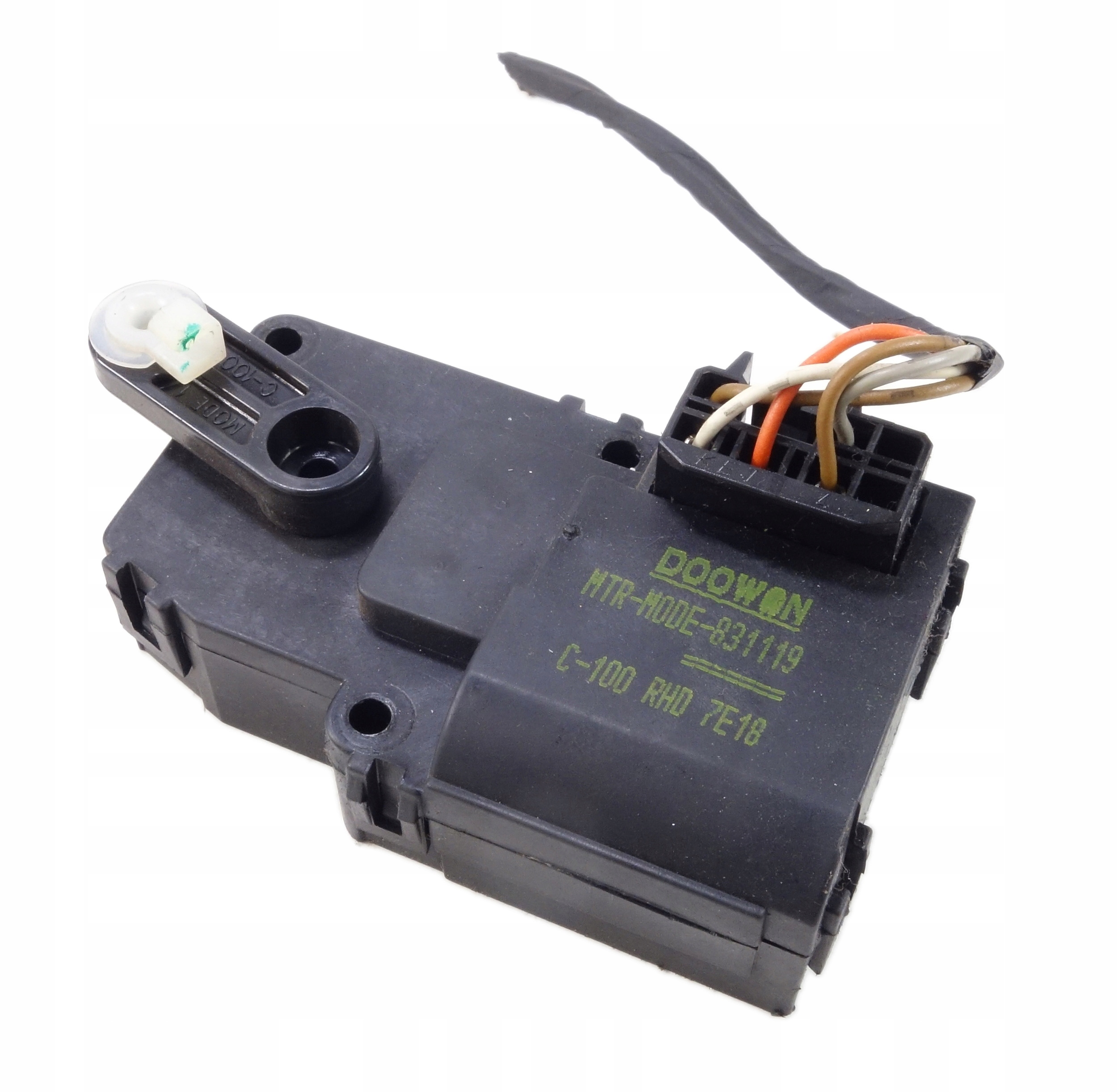 Двигун вентиляційного отвору опалювача Opel Antara 831119