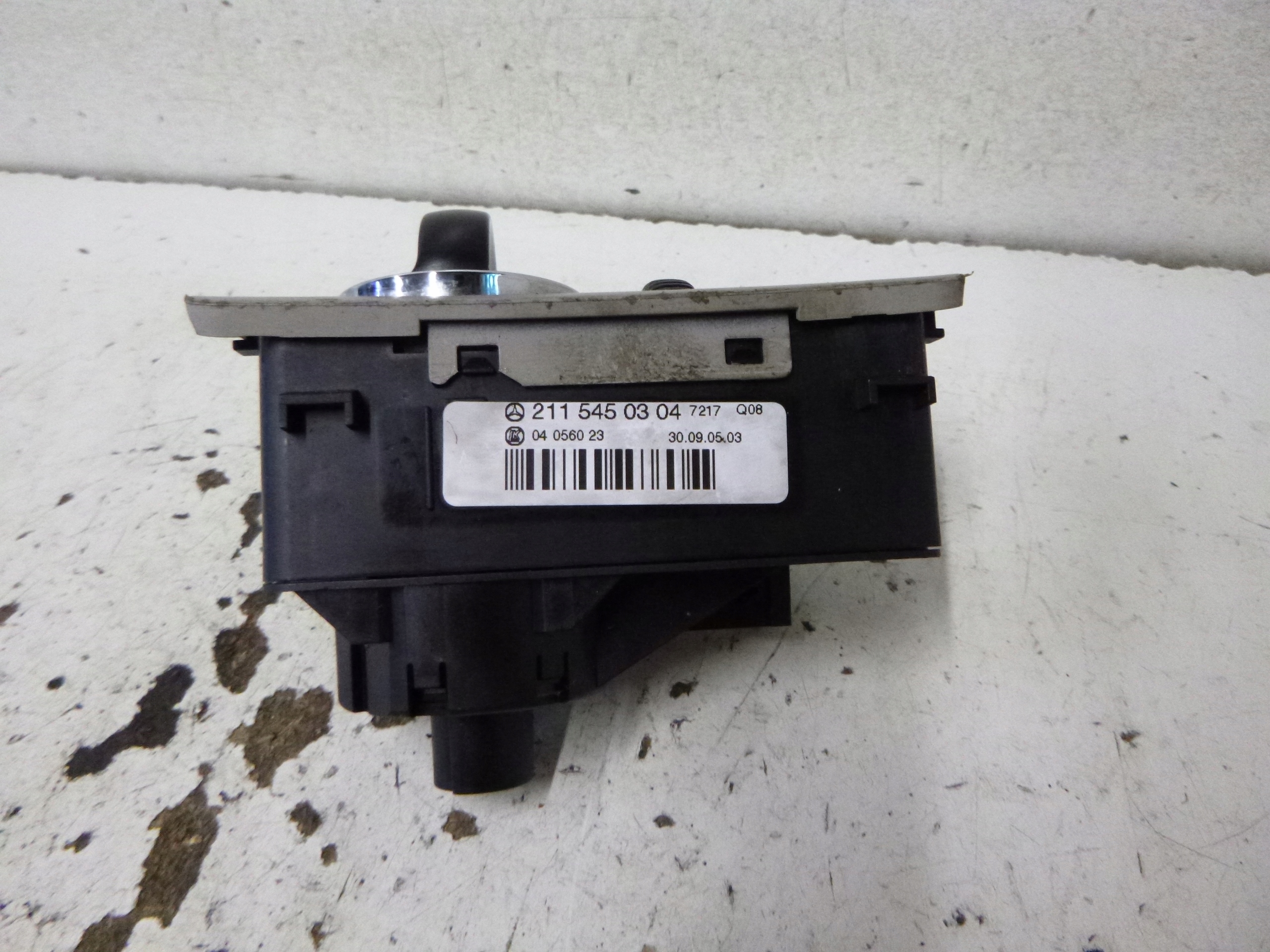 light switch Mercedes W211 2115450304