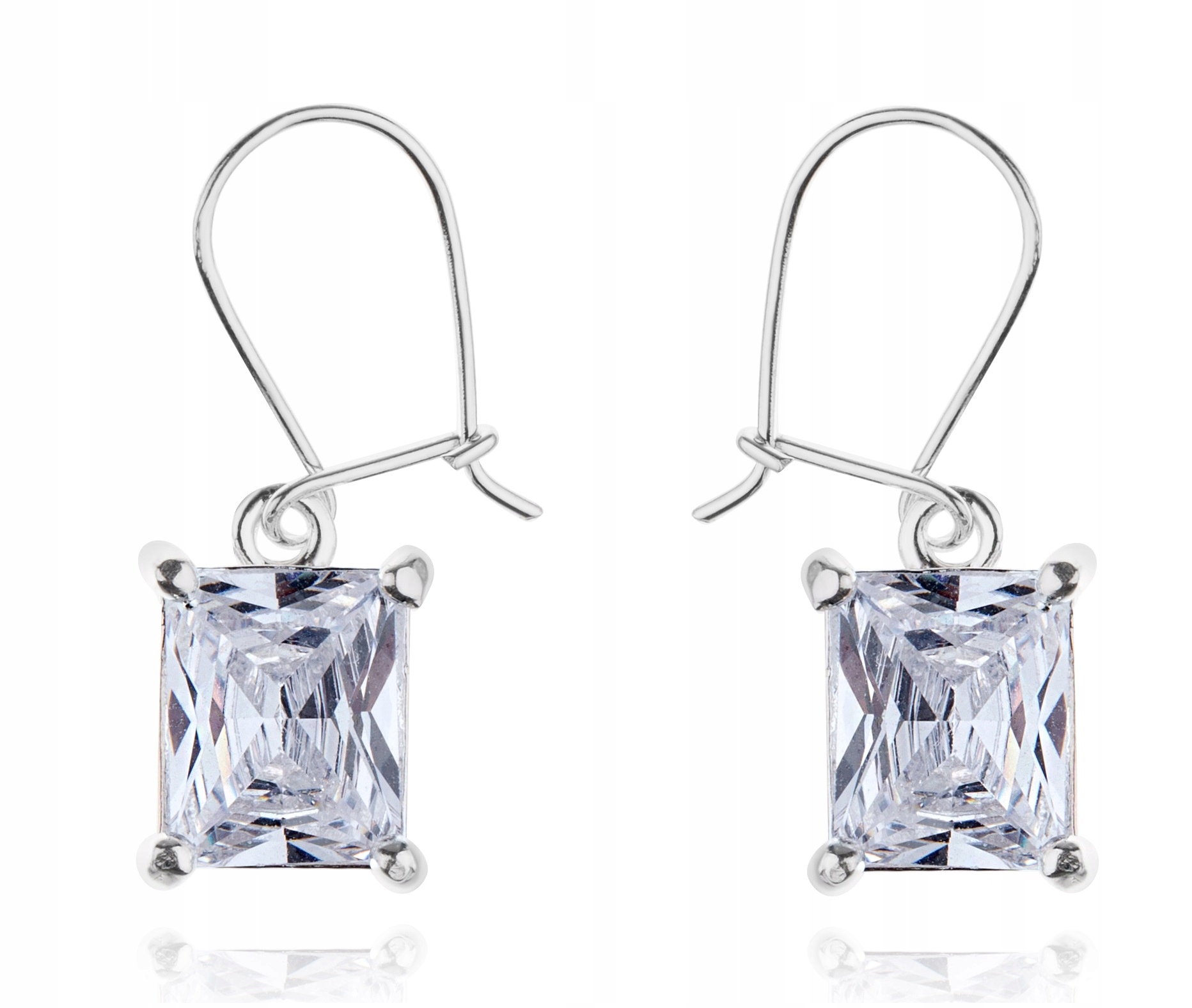 

Srebrne Kolczyki Wiszące Z Białymi CYRKONIAMI.P925