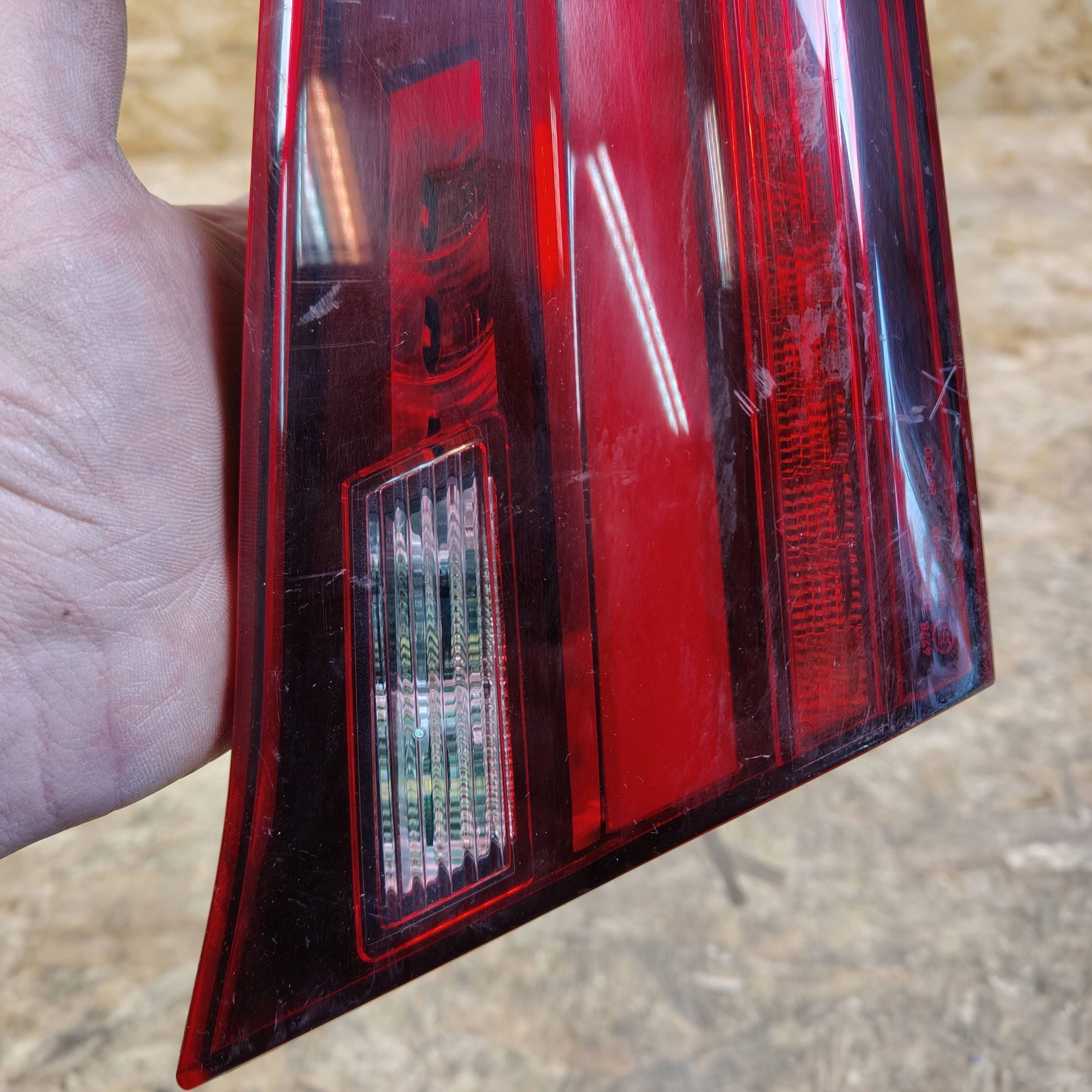 light rear w klapie rear part side left BMW 1 F40 647751
