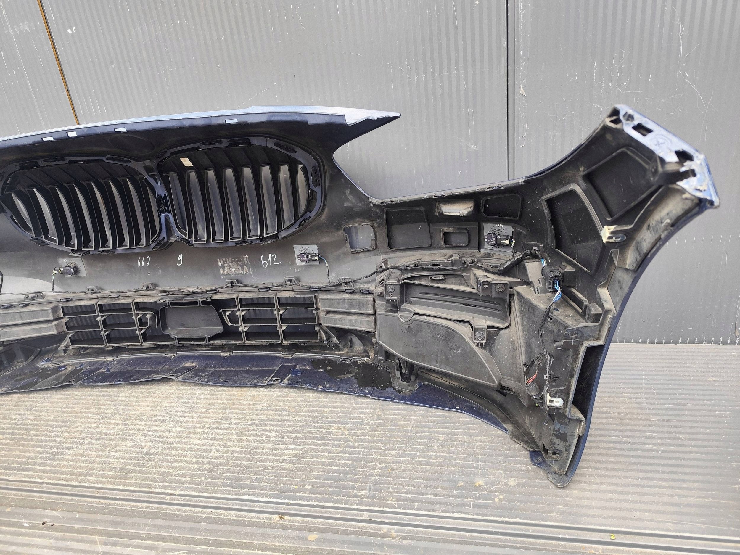 BMW 1 F40 front bumper 4xPDC complete DEMONTAZ