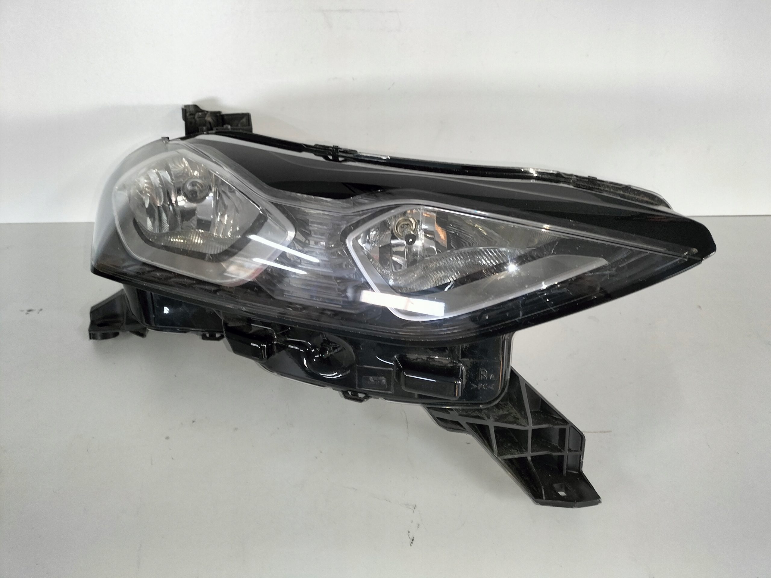 light front right CITROEN DS3 CROSSBACK 19