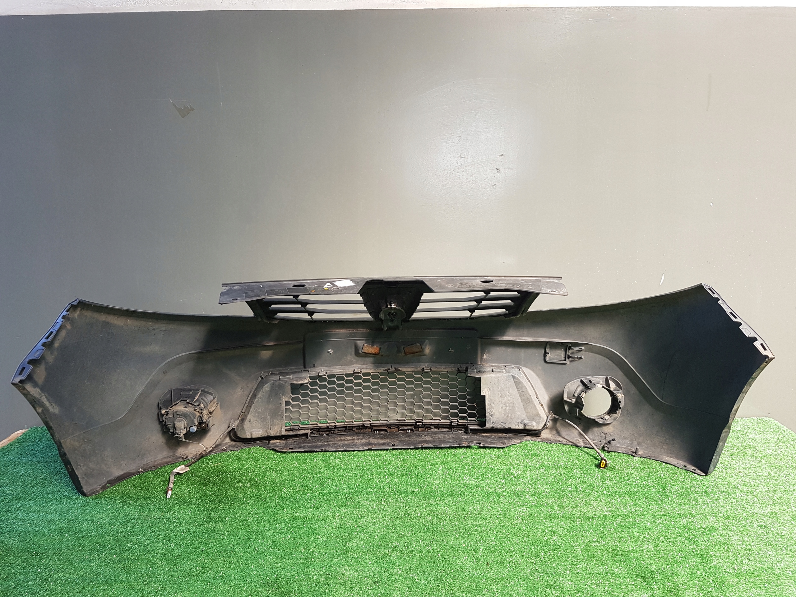 bumper front front DACIA SANDERO 8200526596