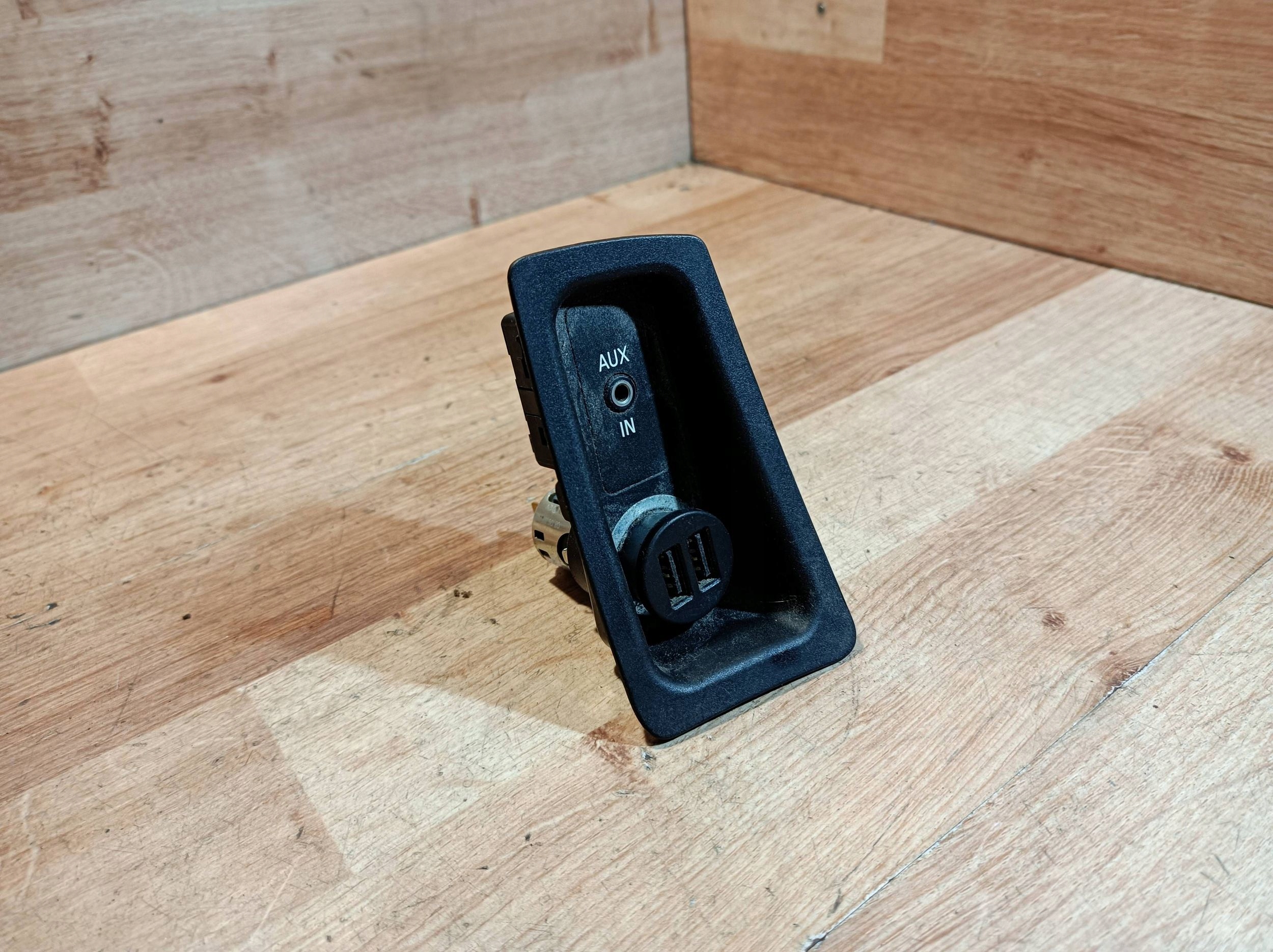 adapter AUX BMW 1 E81 E87 6930561