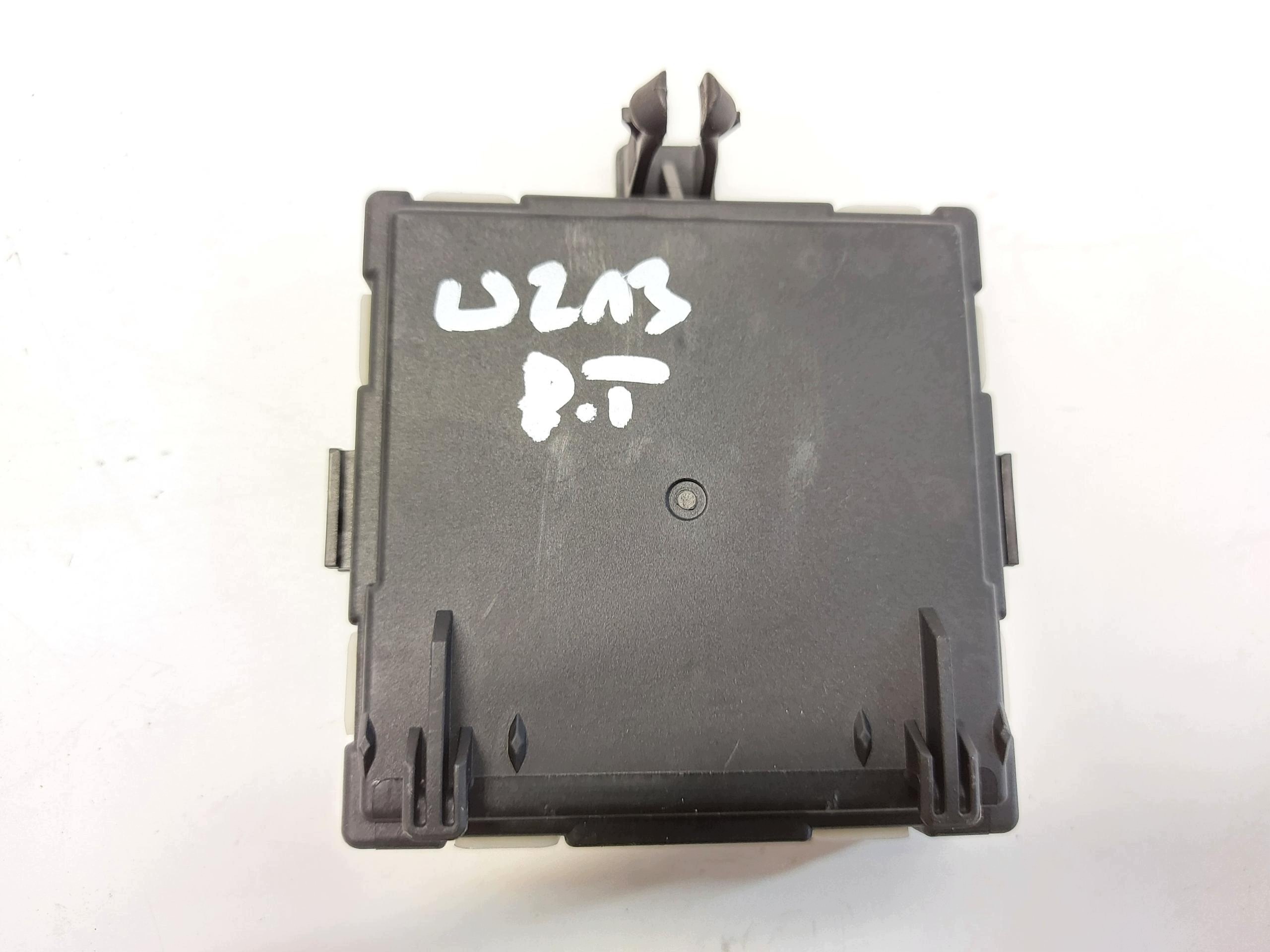 MERCEDES W213 E300de Kombi module control unit door A1679004811