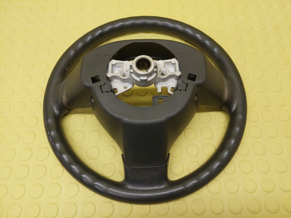 DAIHATSU CUORE VII lenkrad