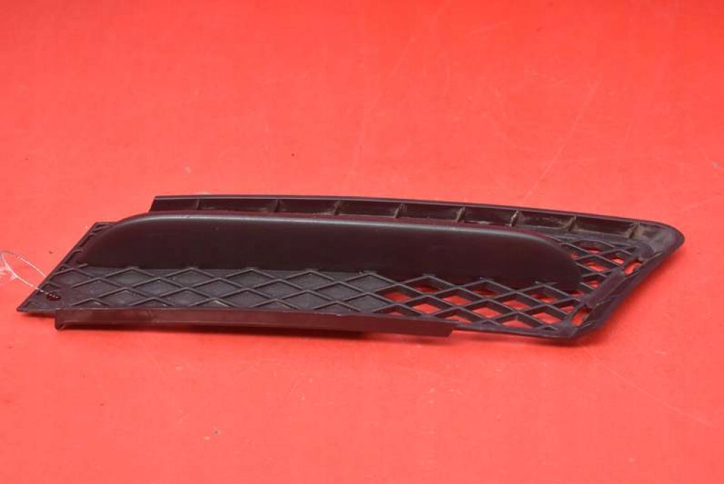 grid of a bumper left 7154551 BMW E90 E91 04-10