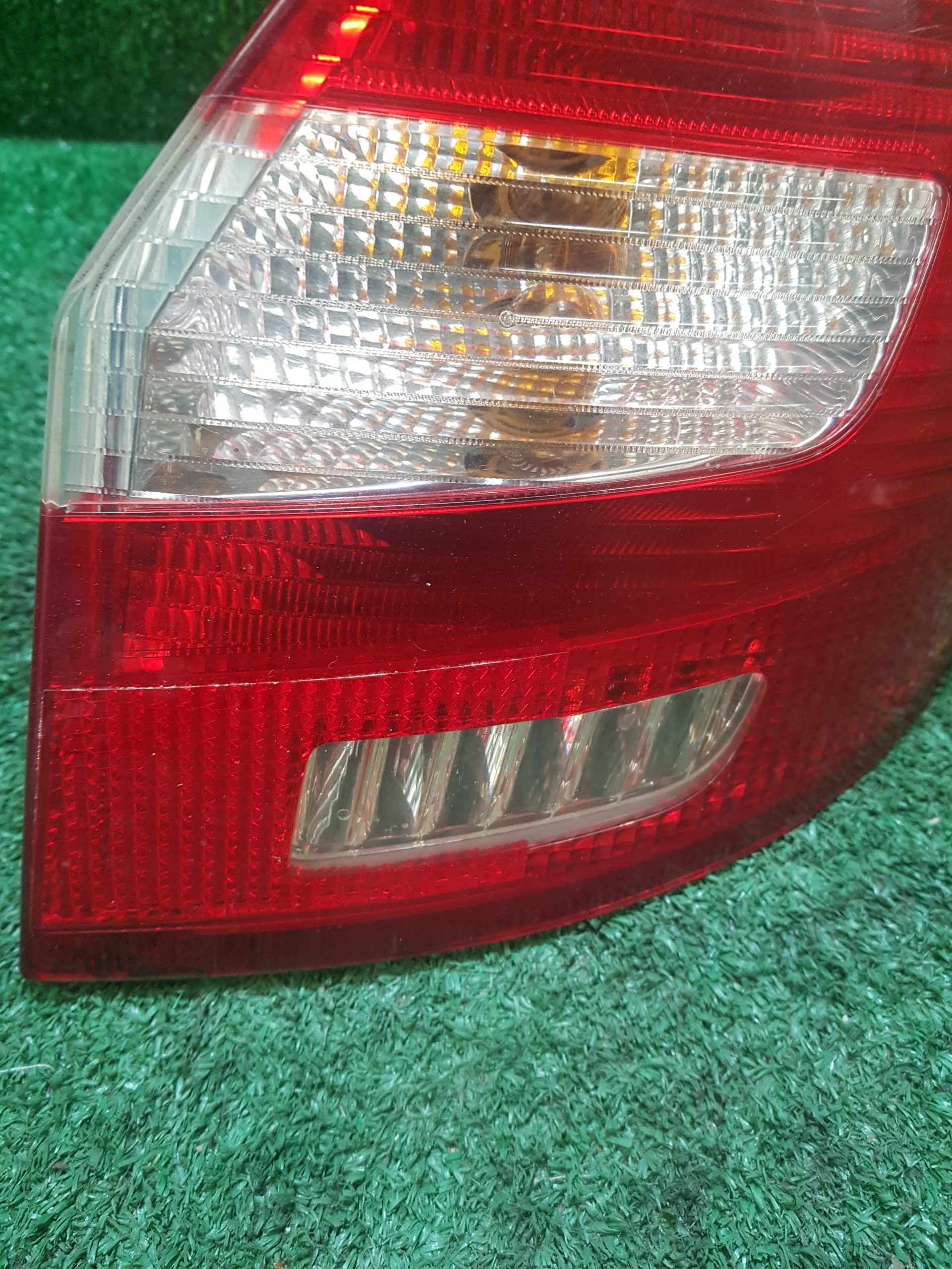 light right rear SKODA FABIA 2 5J6945096