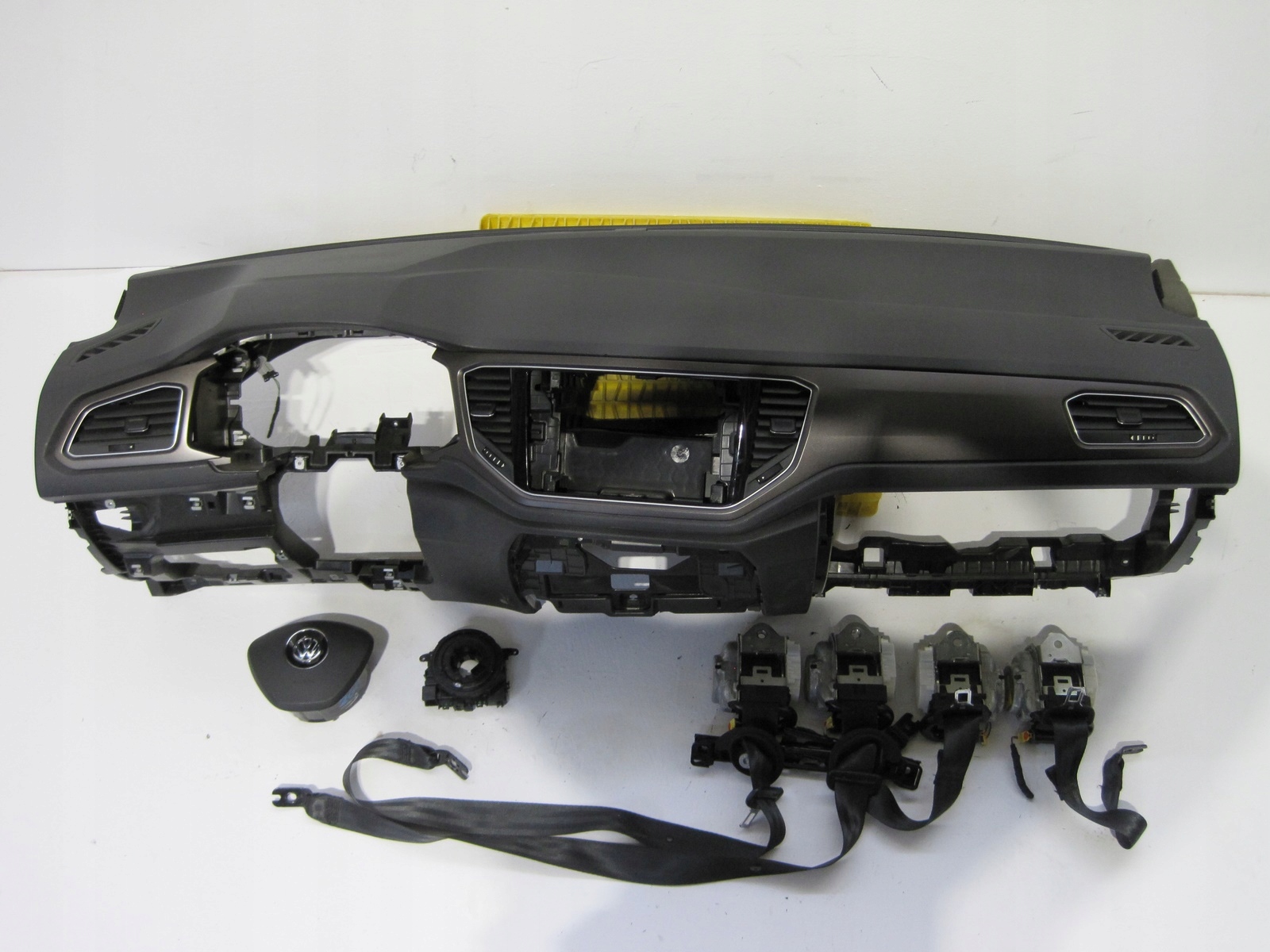 dashboard VW T ROC 2GA tension belts
