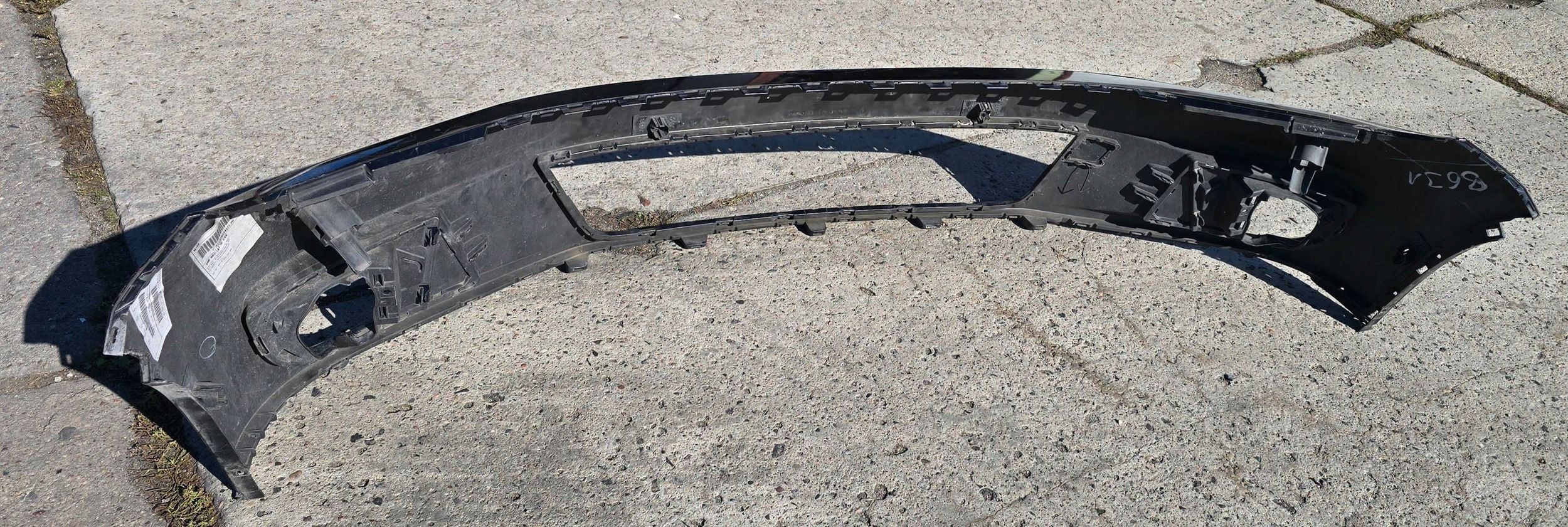Volkswagen Tiguan and facelift R-Line front front bumper