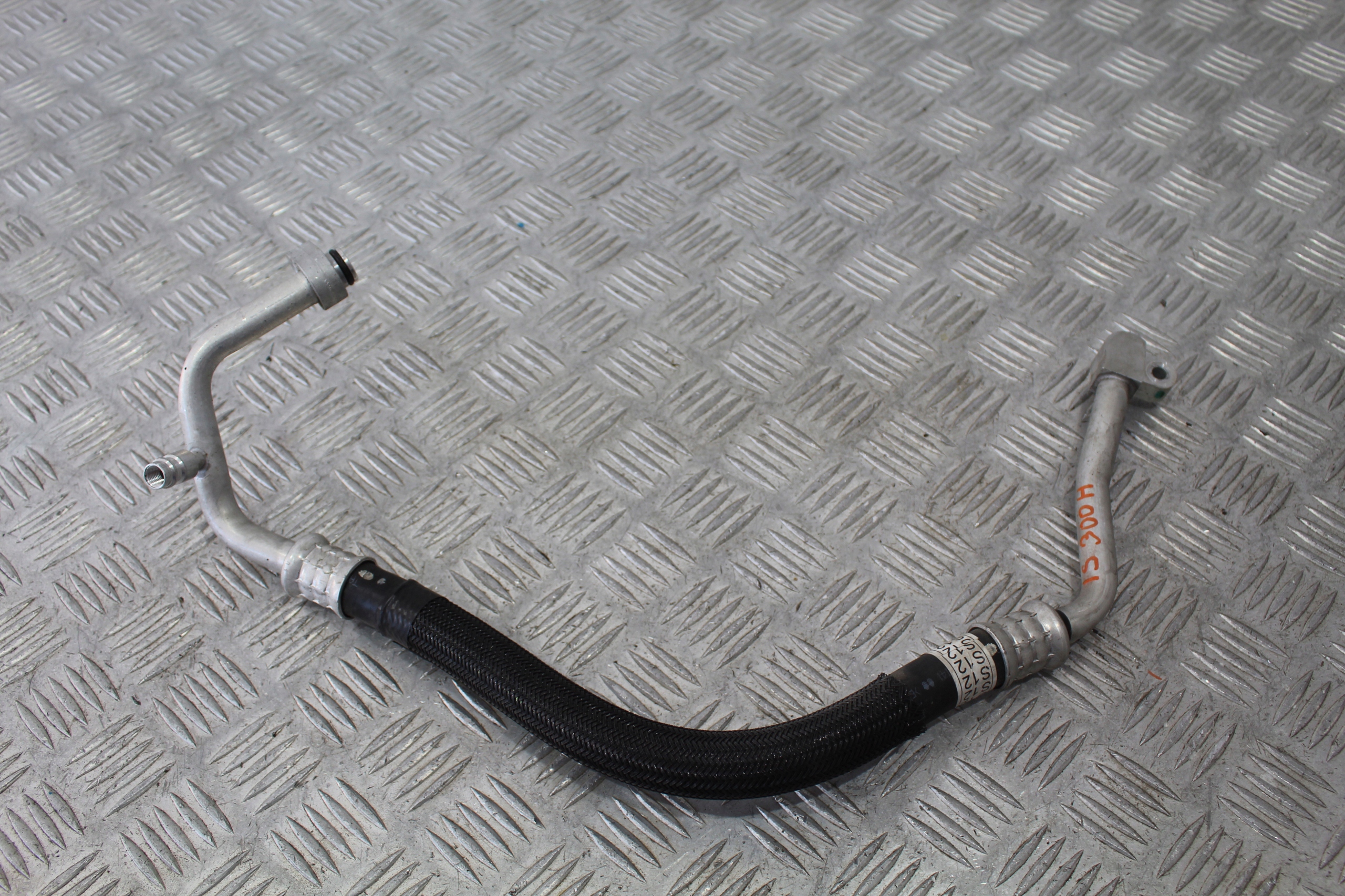 ШЛАНГ КОНДИЦИОНЕРА LEXUS IS 300H