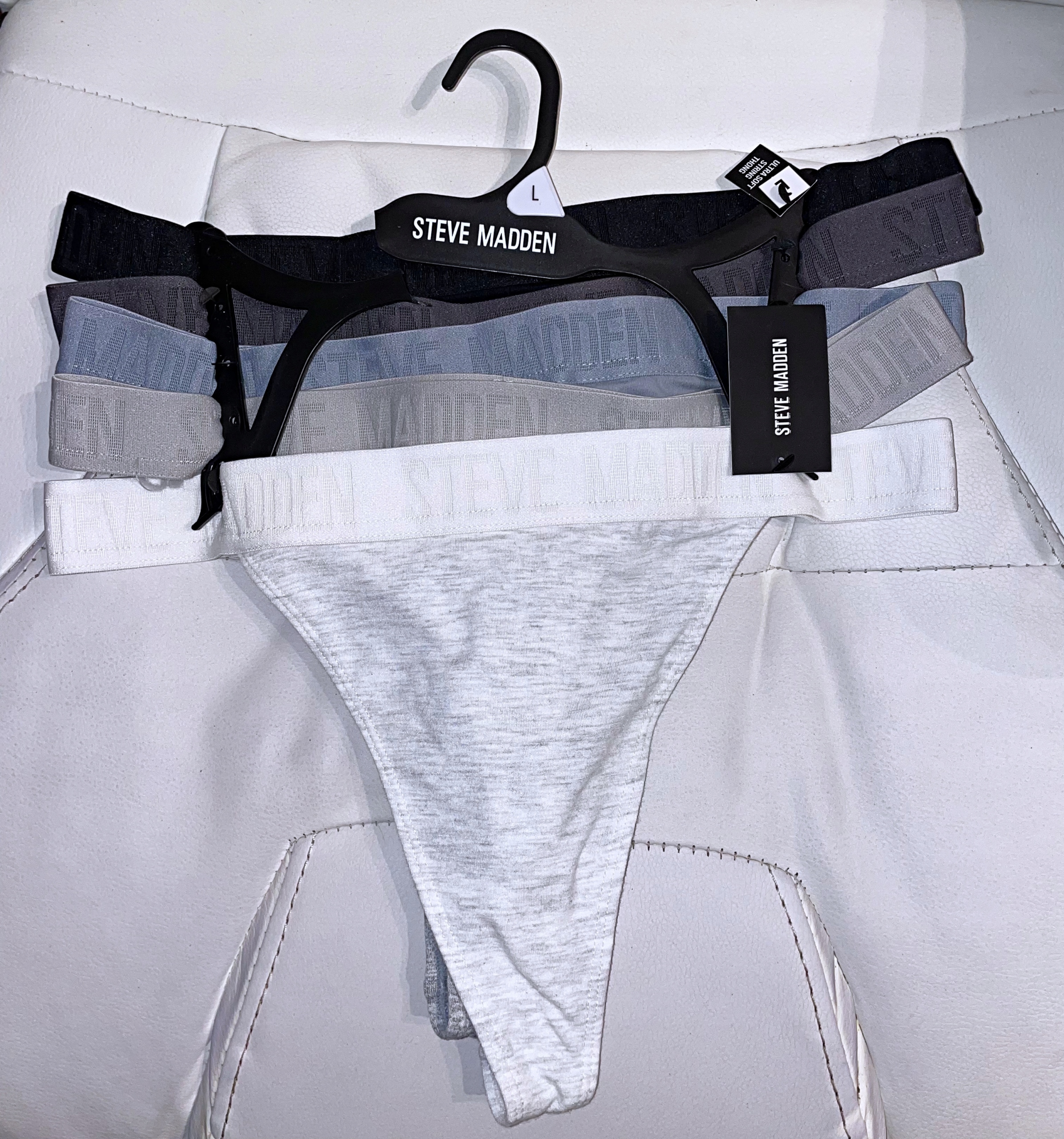 Kalhotky Tanga Steve Madden Komplet 5 párů 40 L