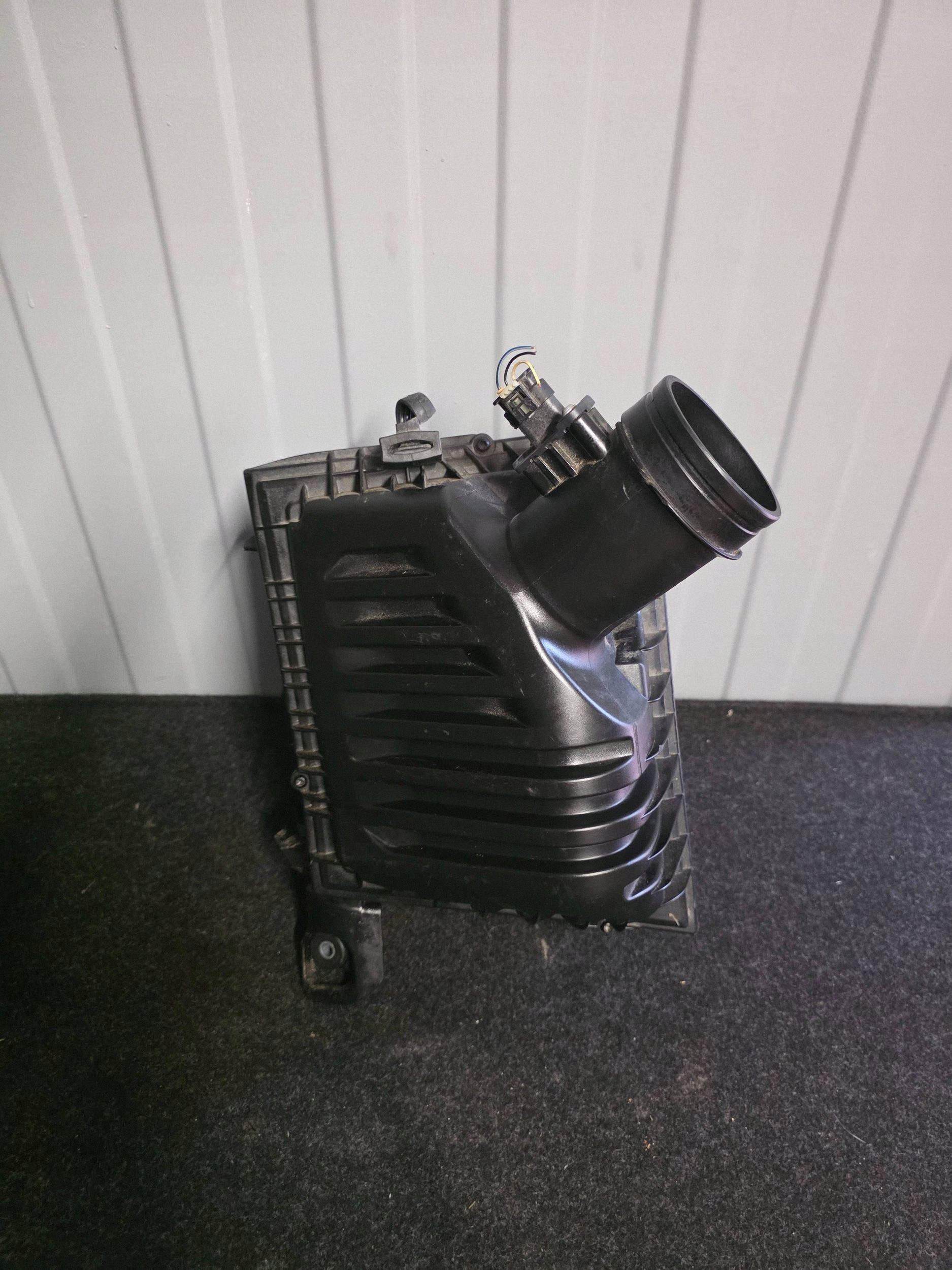 BMW 1 F40 Gehäuse filter luft 10543510 8513916