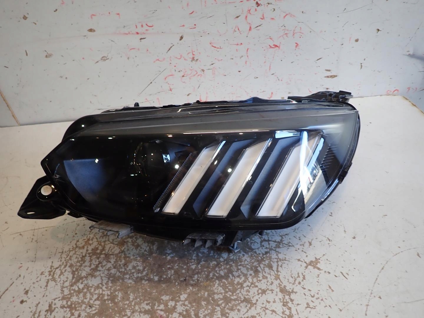 light front front left PEUGEOT 208 II 2019- FULL LED 9841642080