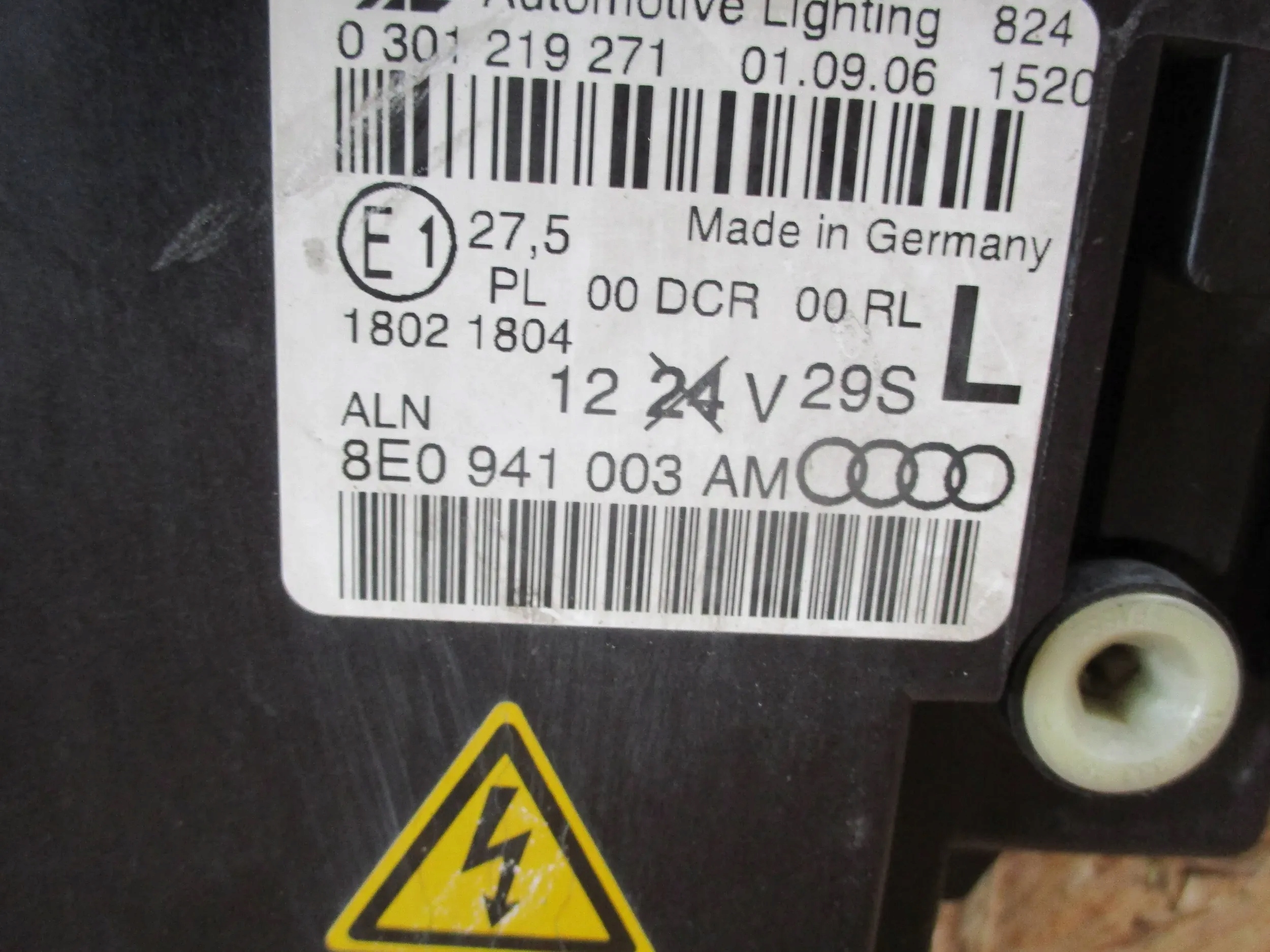 light front front left AUDI A4 B7 XENON