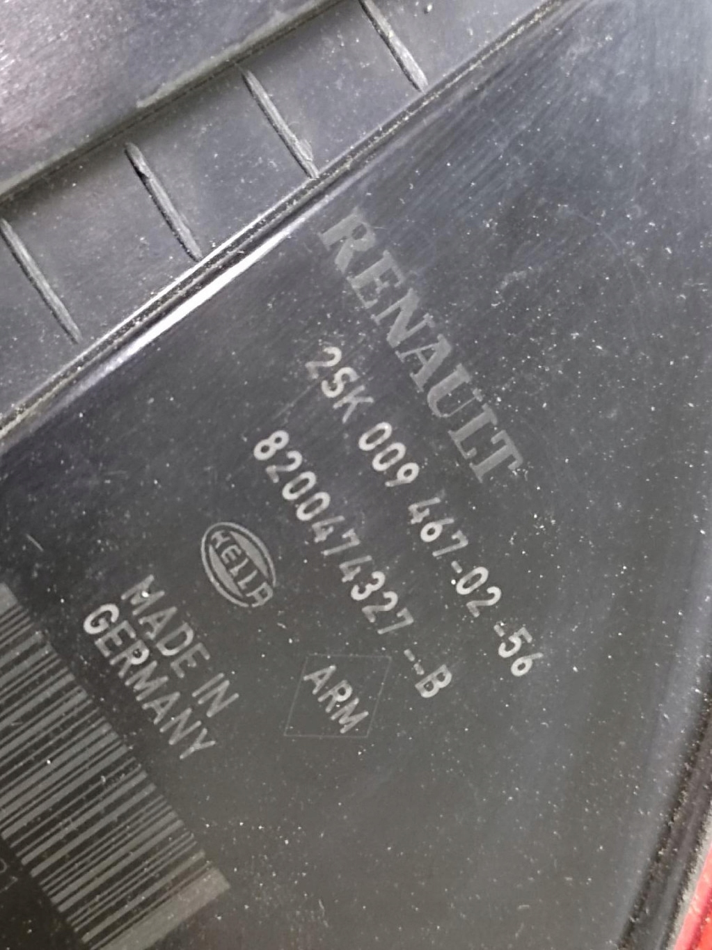 RENAULT SCENIC II LIFT light right rear part 8200474327
