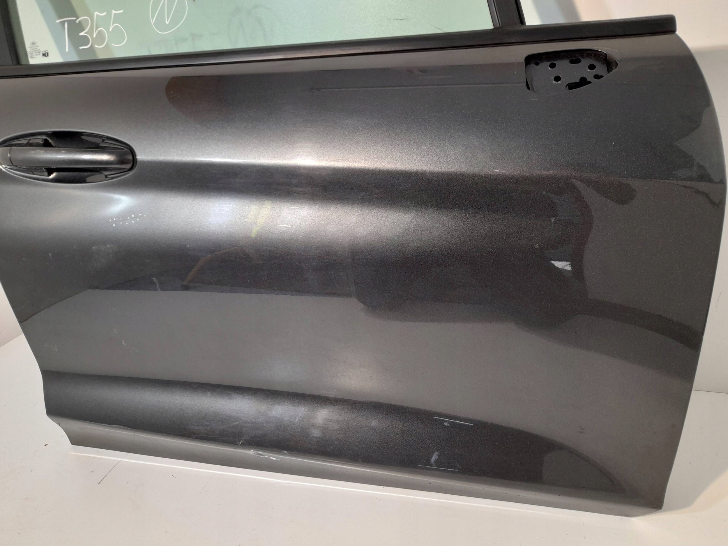 Ford Fiesta MK8 door front right (T355)