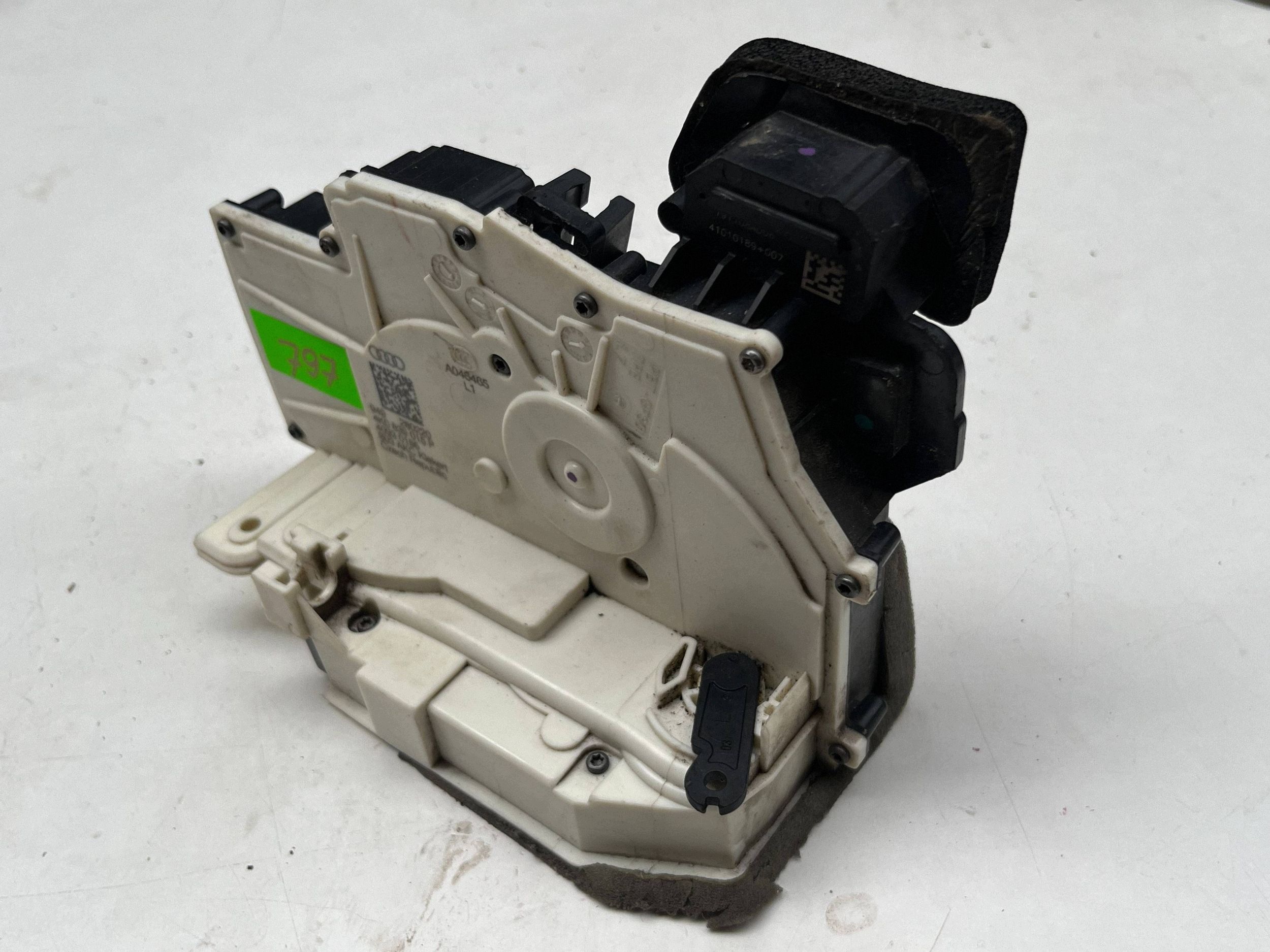 AUDI A6 C8 lock door left rear part 4K0839015P @M