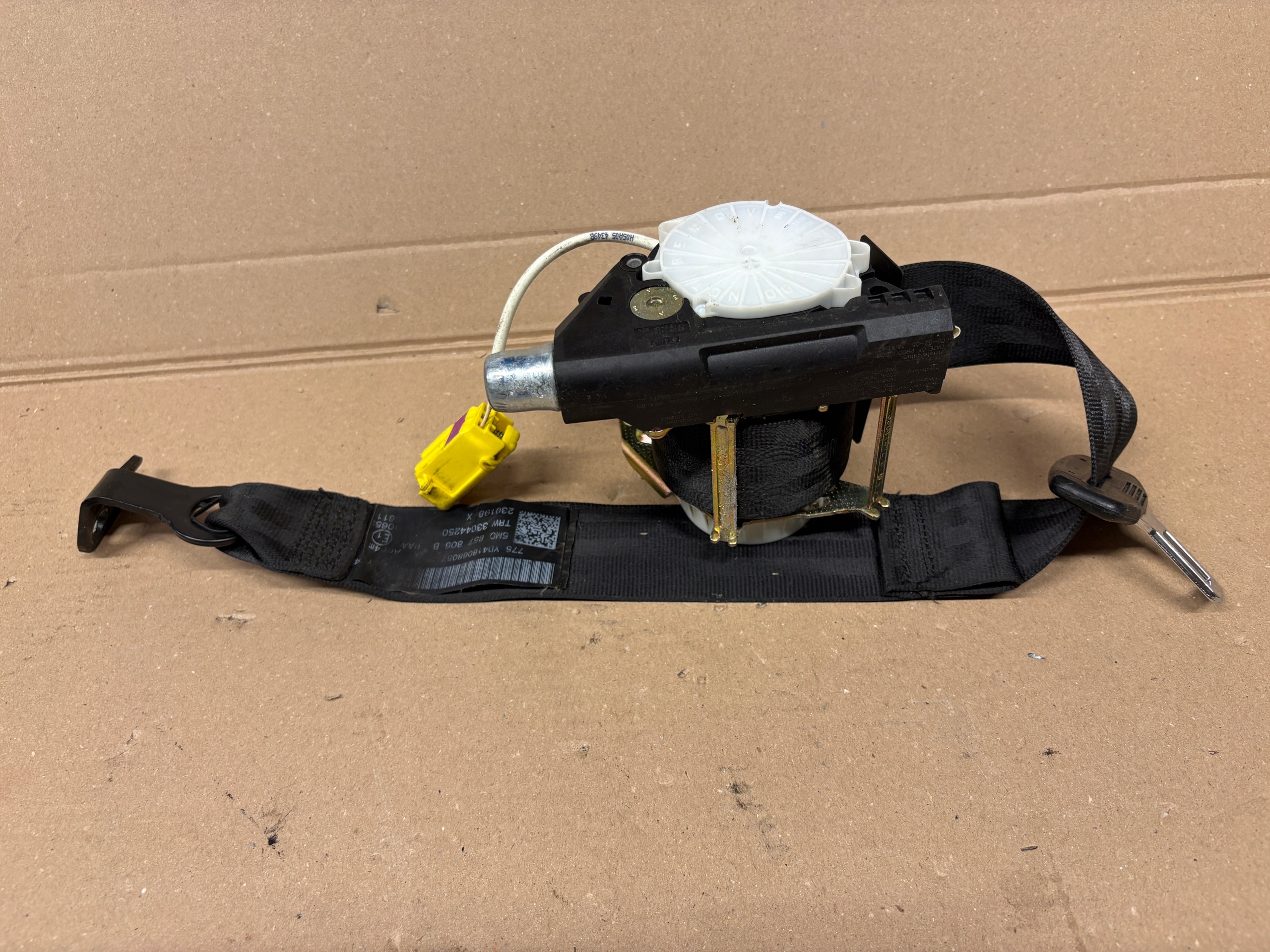 VW GOLF V PLUS Gurten Sicherheits rechts heck 5M0857806B