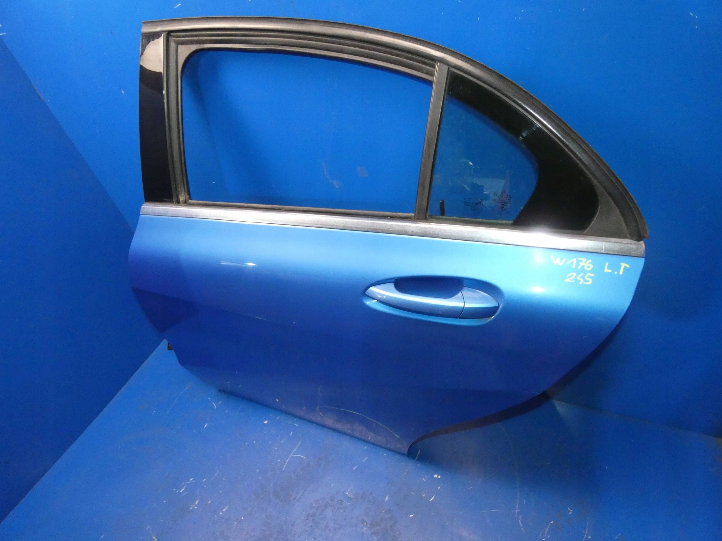 MERCEDES A KLASA W176 door left left rear part rear. ZAGIETE complete