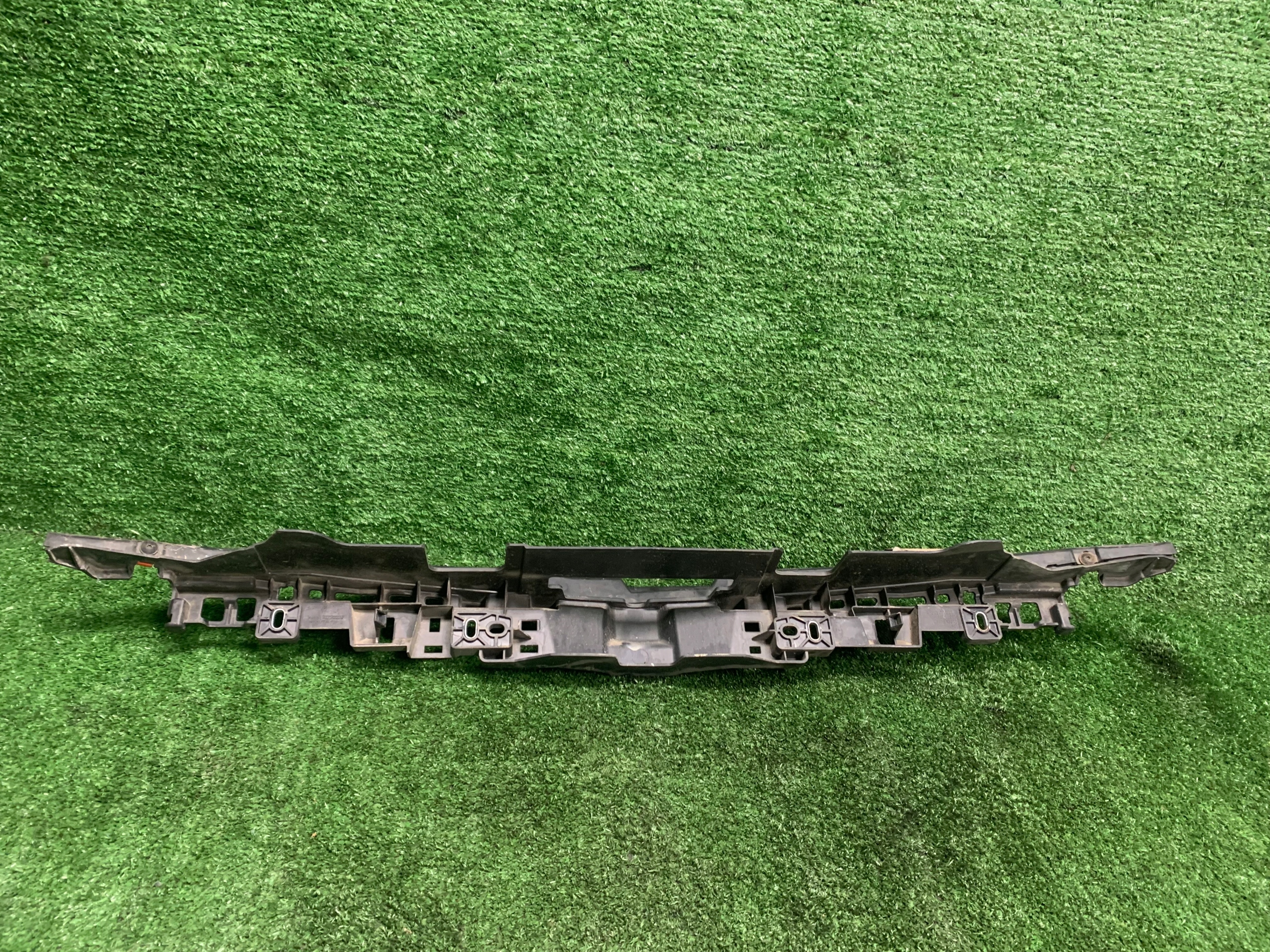 support upper of a bumper grilla front Opel Insignia A 22798560
