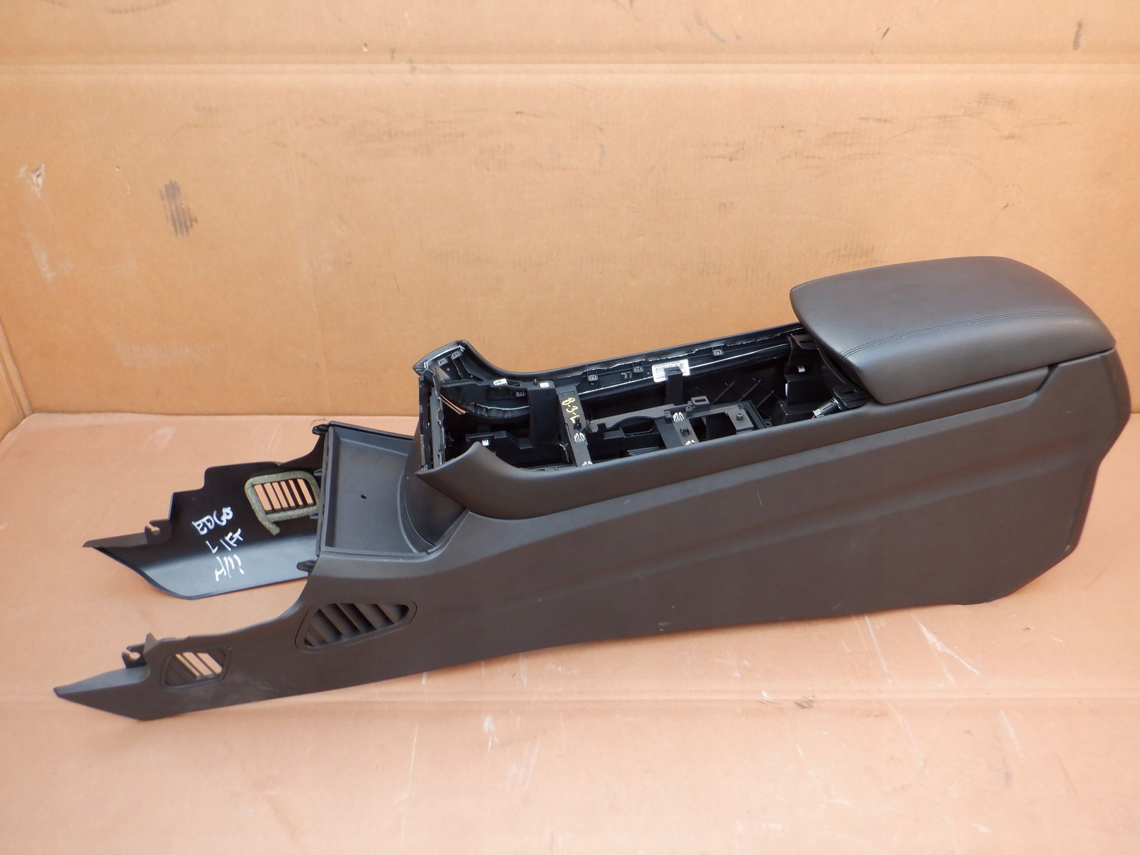 Центральний тунель FORD EDGE 2019-lift