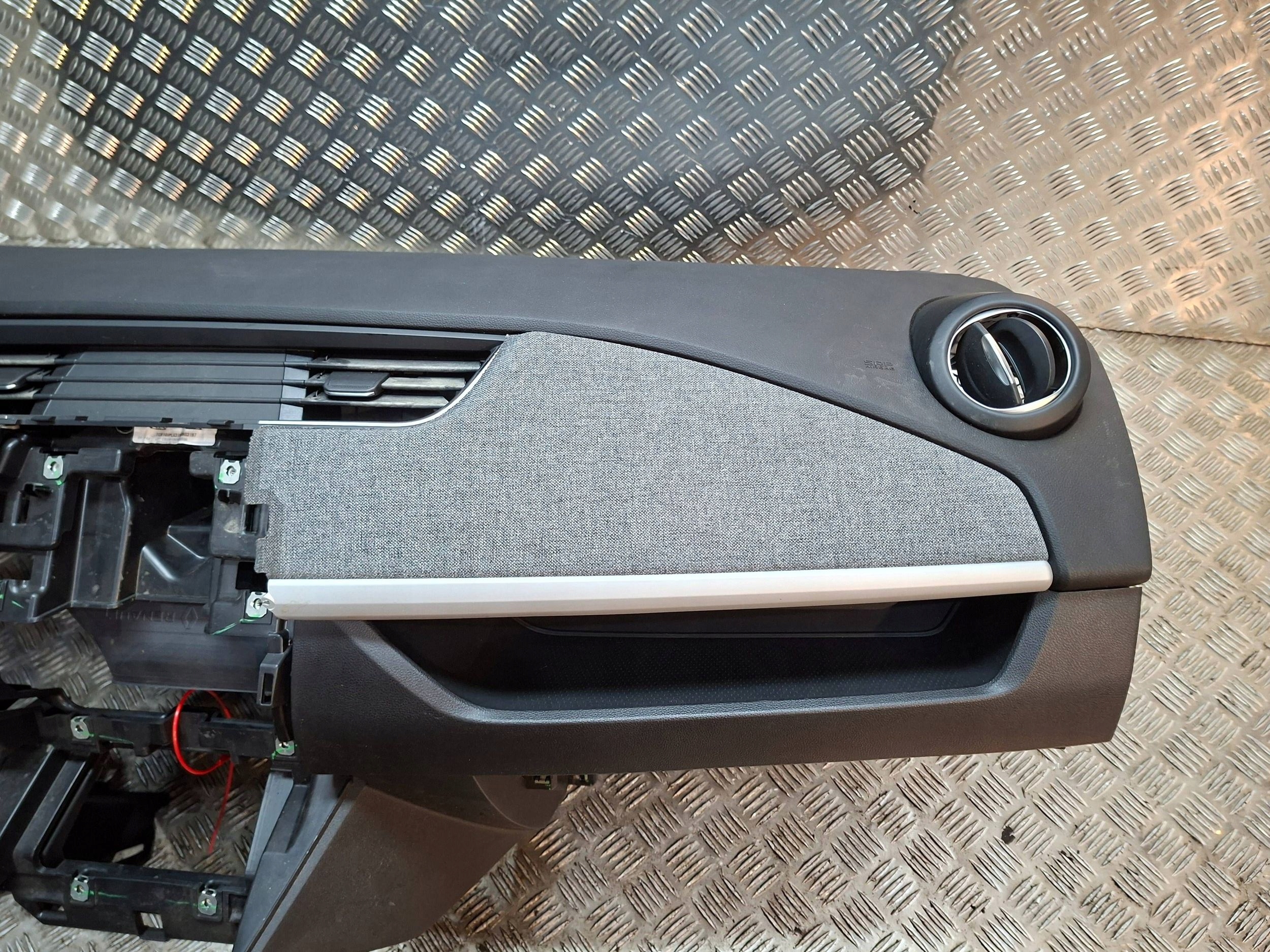 dashboard console 681009292R RENAULT ZOE II 2019