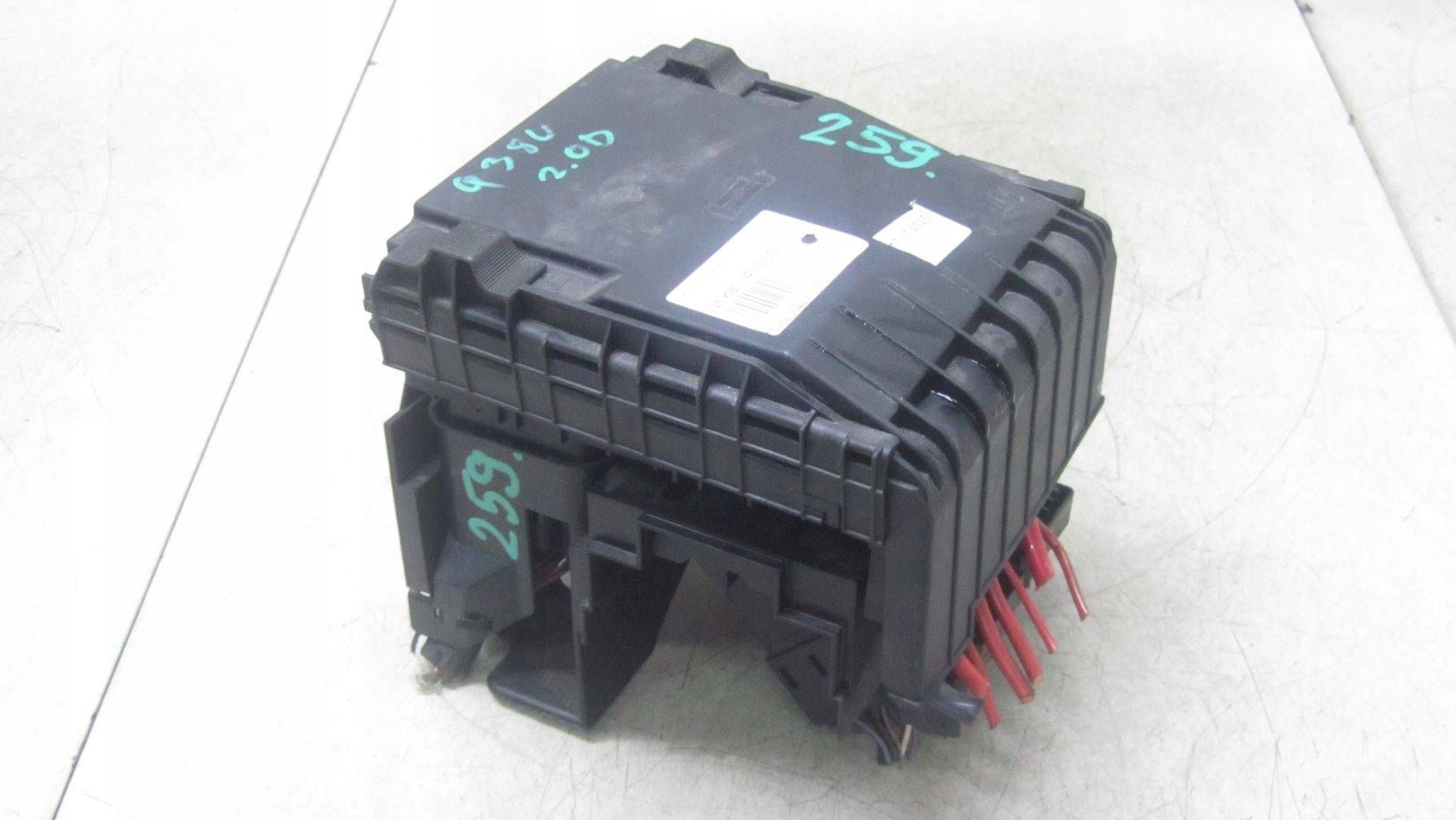 Audi Q3 8U 2.0d предохранителей 8K060312 11-