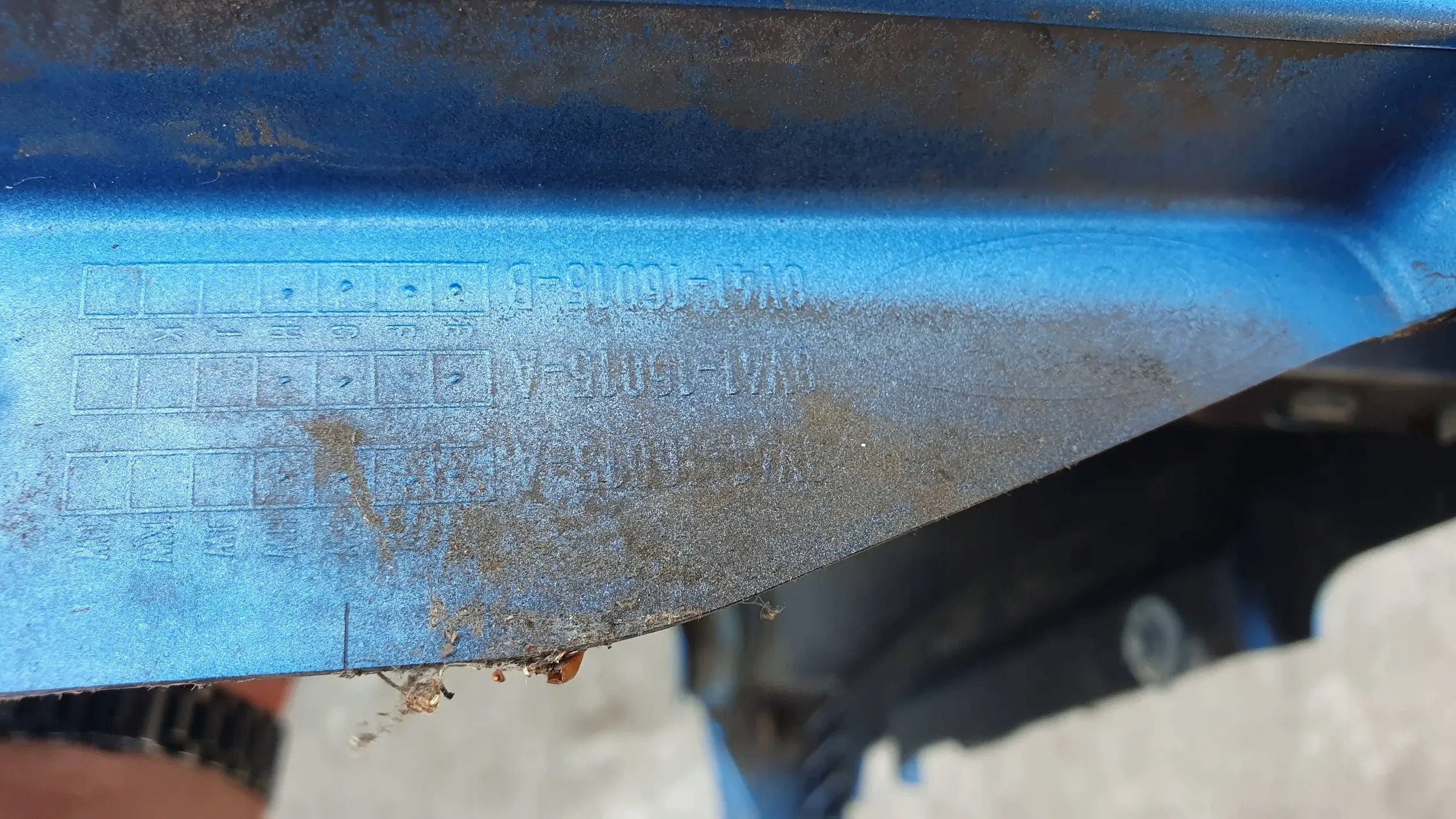 Ford Kuga MK1 and 08-12 right fender front front $