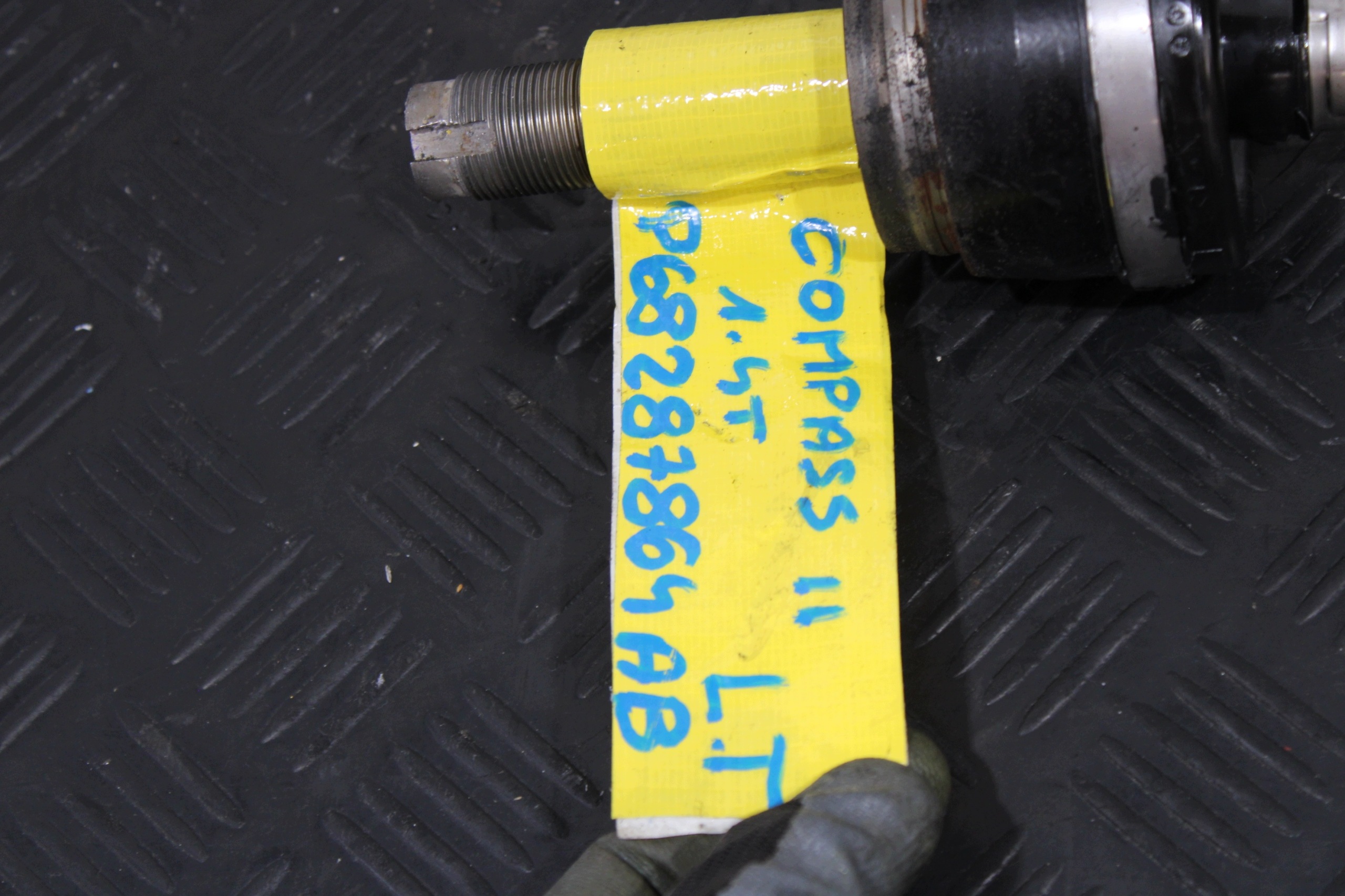 semi-axis semi-axis left rear part P68287864AB JEEP COMPASS II 2 1.4T