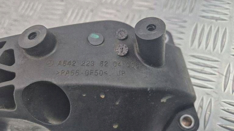 engine mount Mercedes GLE350d W166 OM642.826 A6422236204