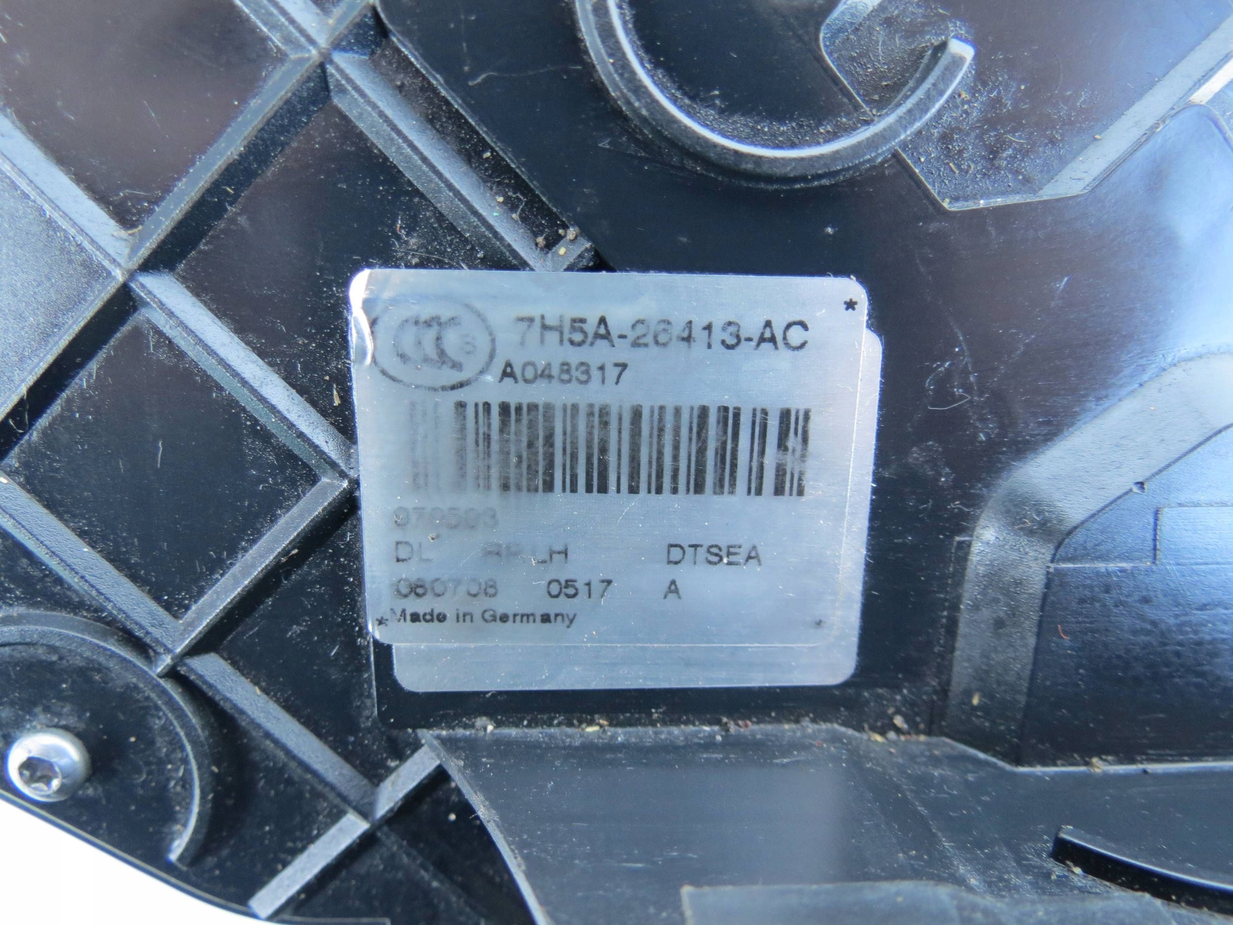 lock door TYLNYCH left rear part AUDI A4B5 1.8 7H5A26413AC