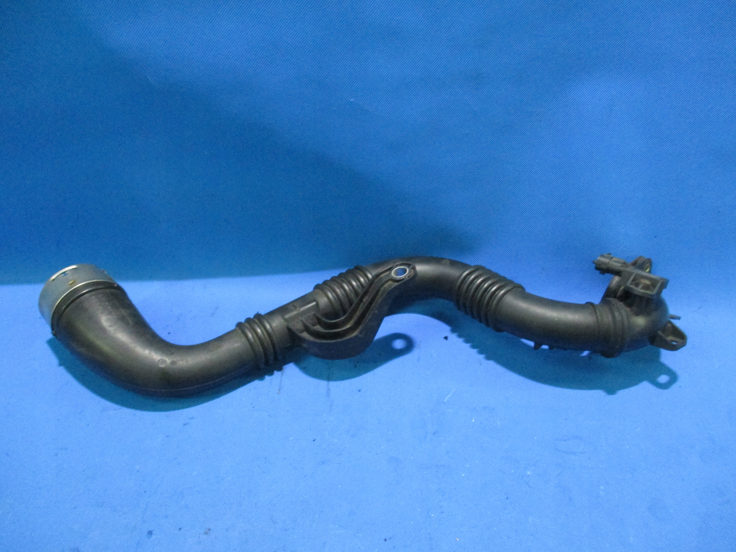 RURA PRZEWÓD INTERCOOLERA RENAULT CAPTUR I 70565158