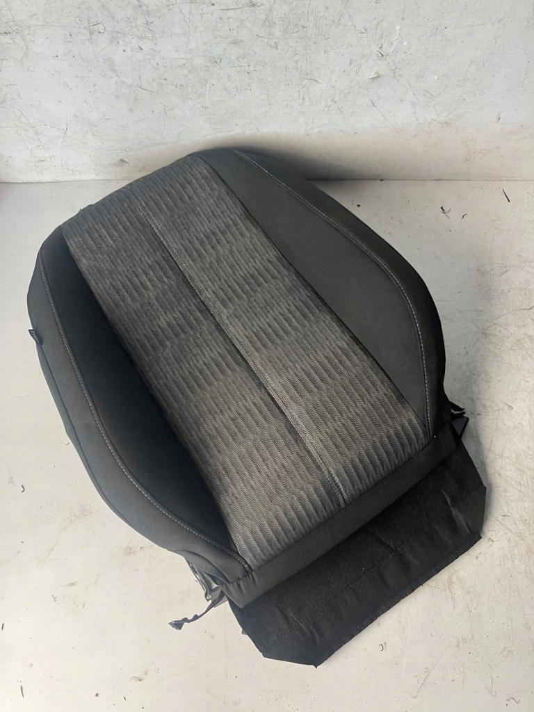 OPARCIE SITZ CORSA F rechts vorne
