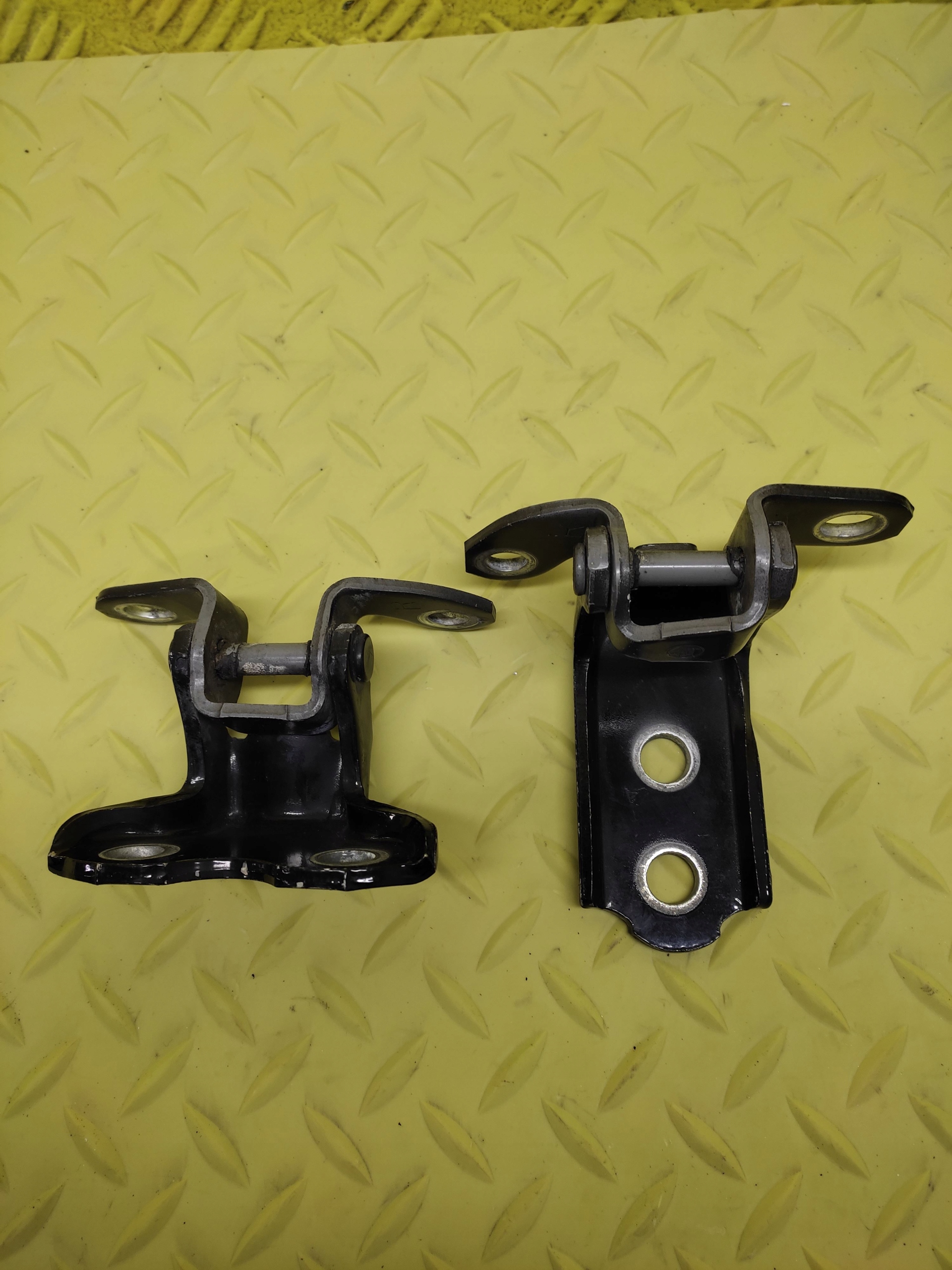 LEXUS RX300 hinge door right rear part