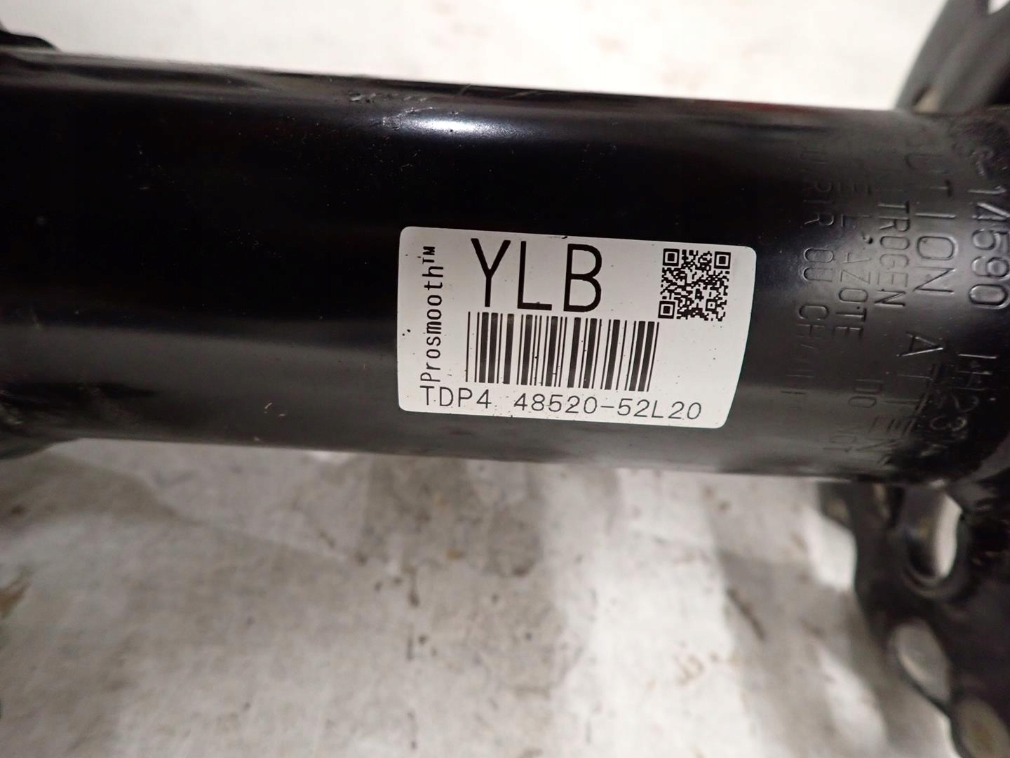 shock absorber left front TOYOTA YARIS IV GR 2020- 48520-52L20