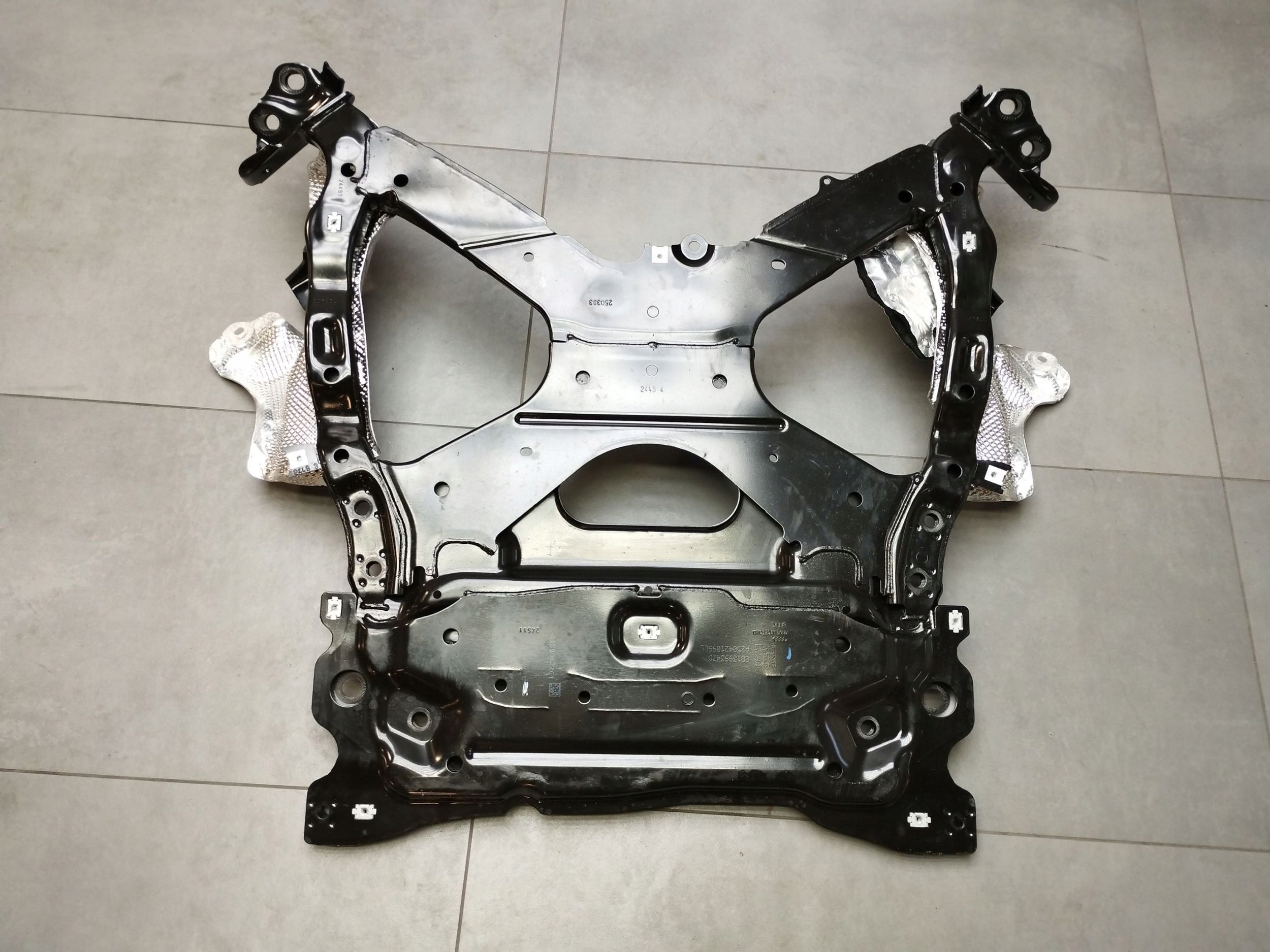 Audi A5 B10 axle beam subframe axle beam 8B1399347D