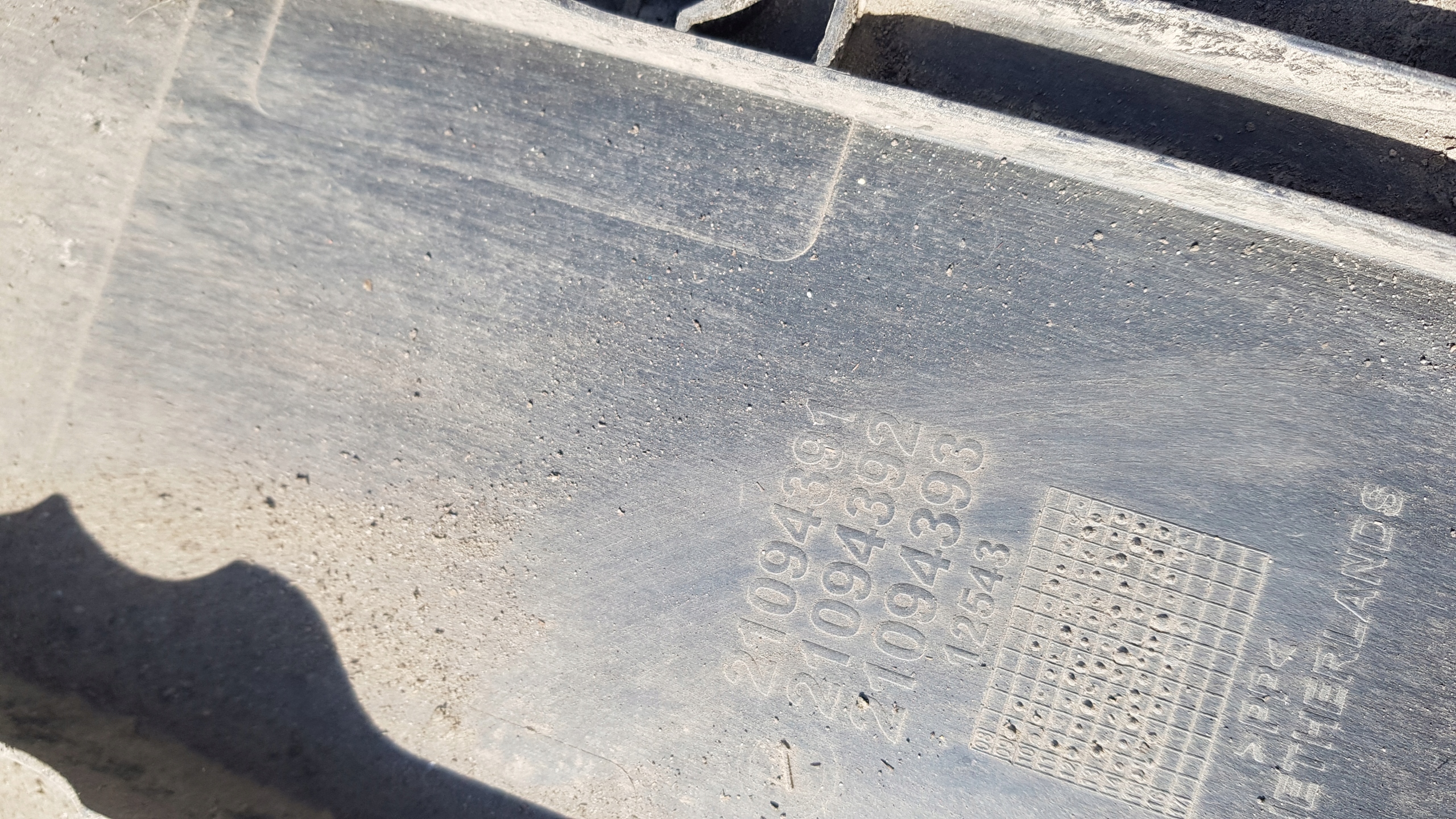VOLVO FH4 PARASALE parafango paraspruzzo posteriore 21094391