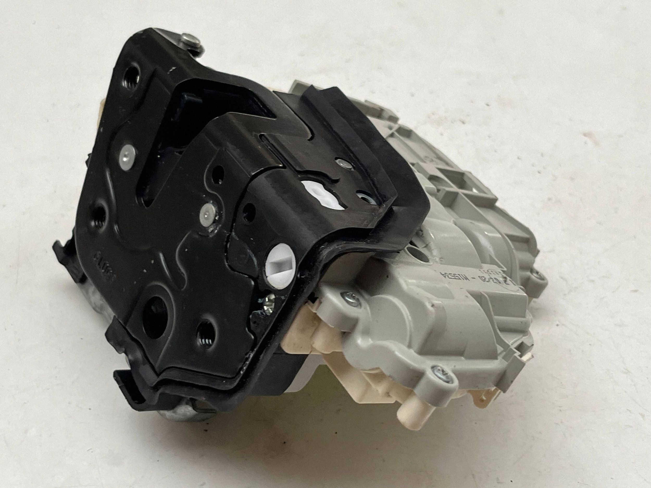 AUDI A6 C7 lock door right rear part 4G0839016F @M