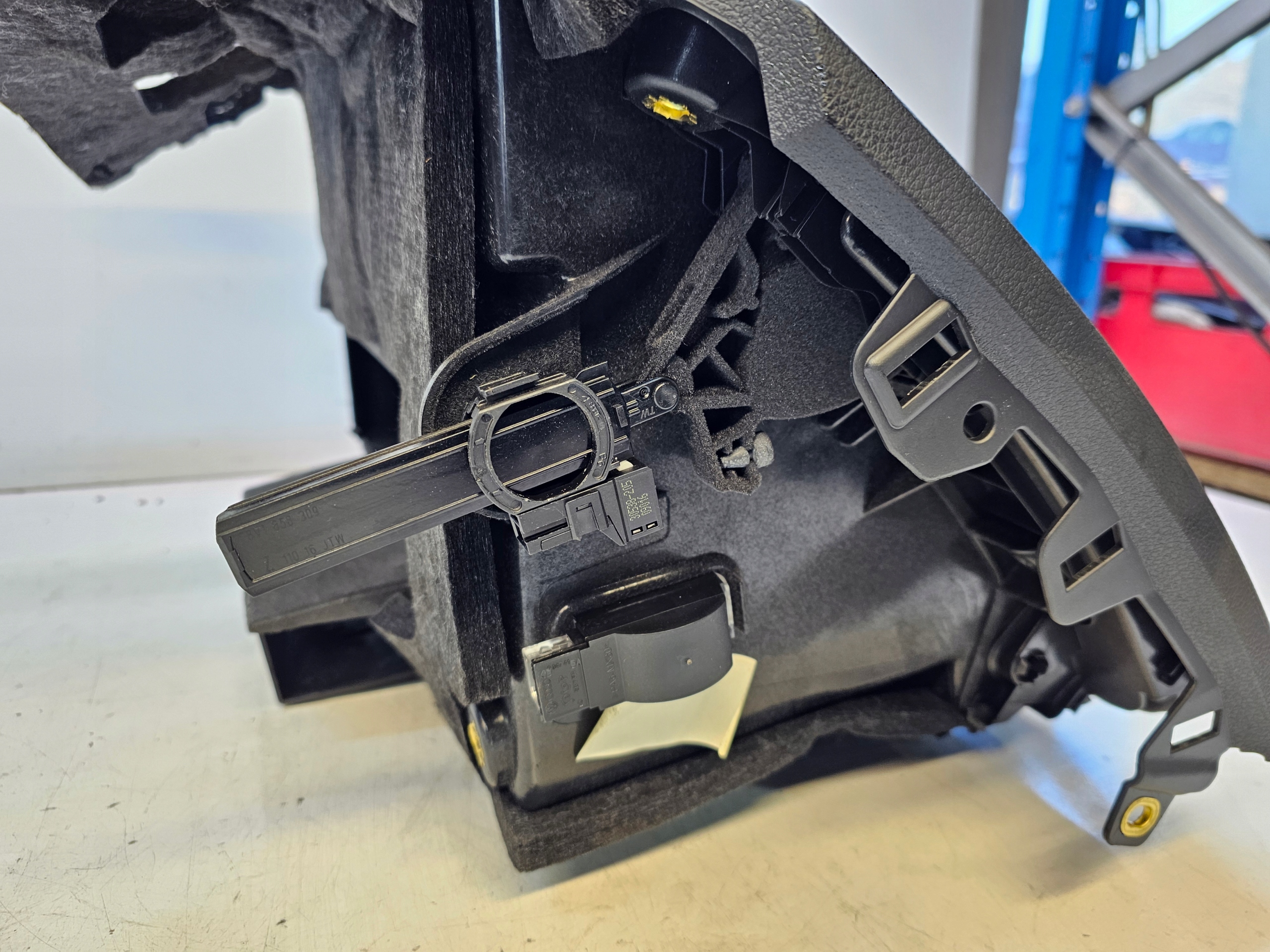 handschuhfach des beifahrers AUDI A3 8V 8V1857035D