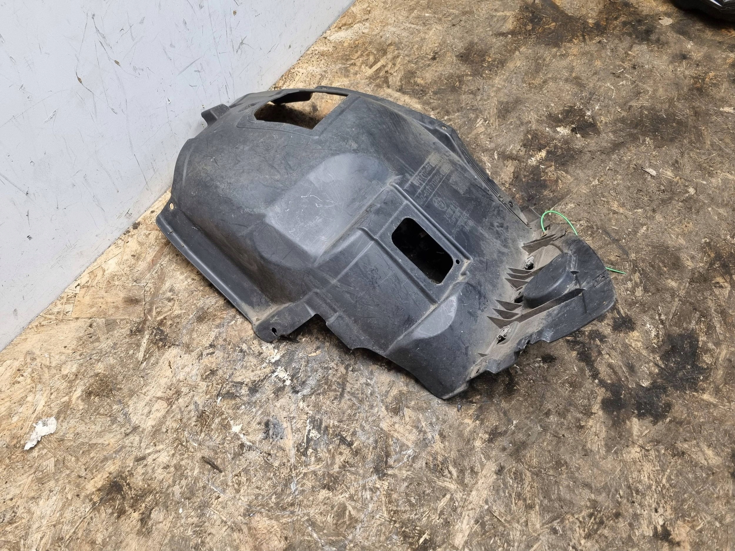 mudguard left front 7172499 BMW 3 E91 E90 LIFT