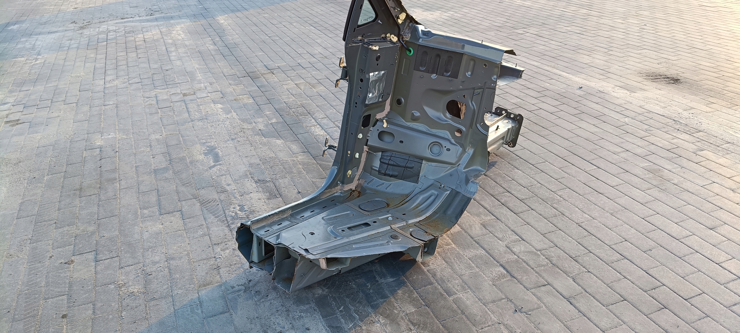quarter quarter fartuch front front left Chrysler Pacifica 2016