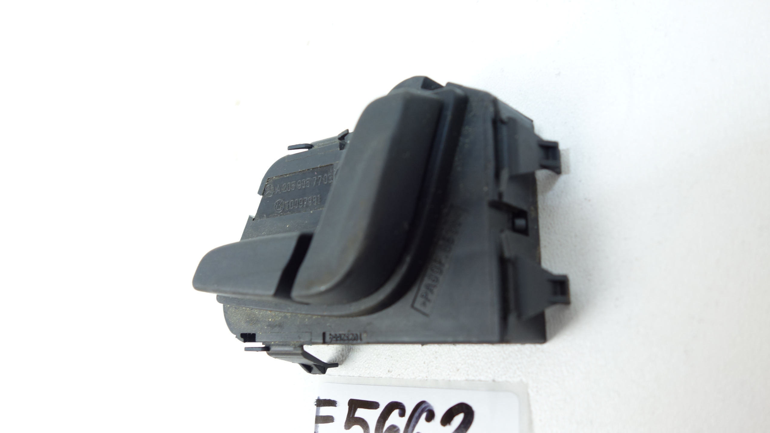 switch control seat left front MERCEDES C W205 13-21 A2059057703