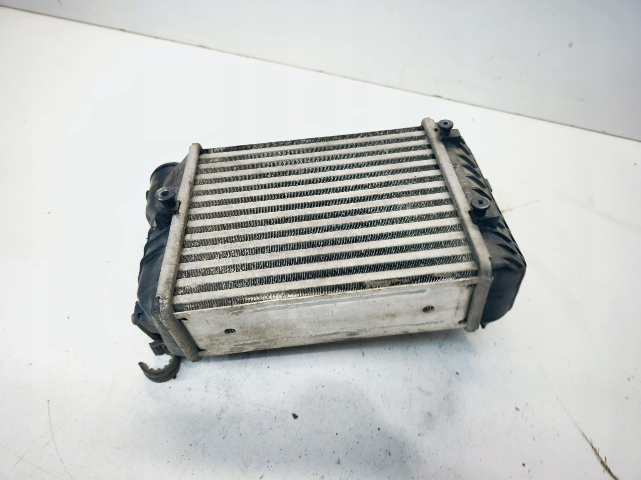 radiator air intercooler left AUDI A4 B6 1.8T TURBO 8E0145805L