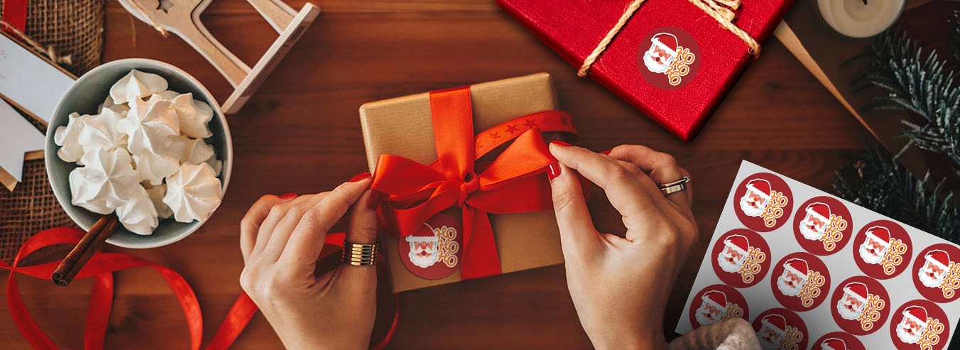 NAKLEJKI ŚWIĄTECZNE WESOŁYCH ŚWIĄT OZDOBNE NA PREZENTY ŚWIĘTA ZESTAW 24 SZT Stan opakowania oryginalne